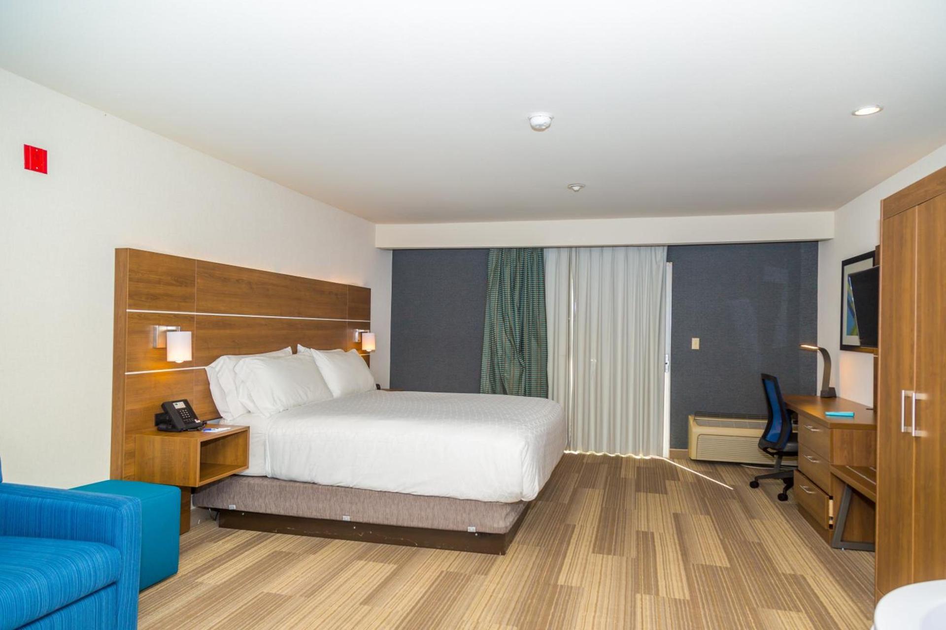 Holiday Inn Express San Diego Airport-Old Town by IHG photo 24