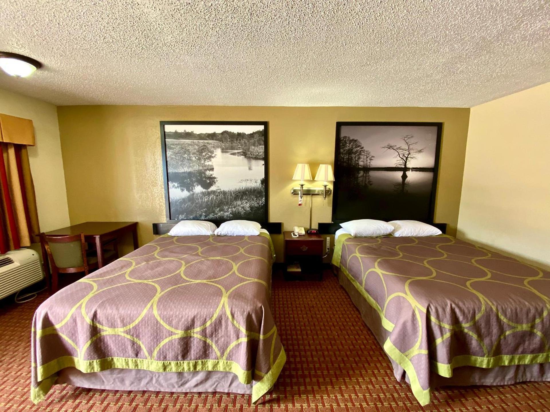 Super 8 by Wyndham Shawnee photo 33