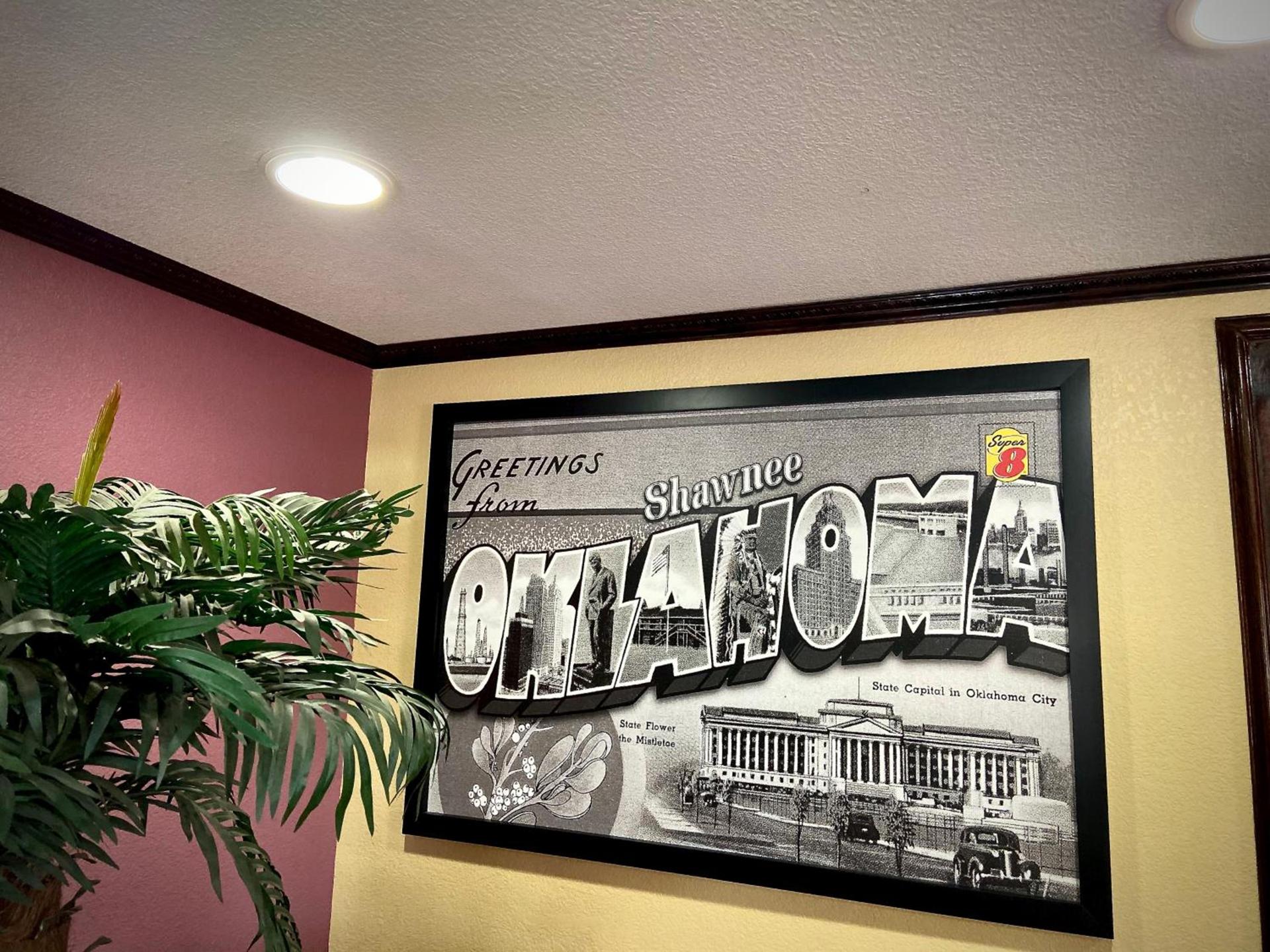 Super 8 by Wyndham Shawnee photo 18