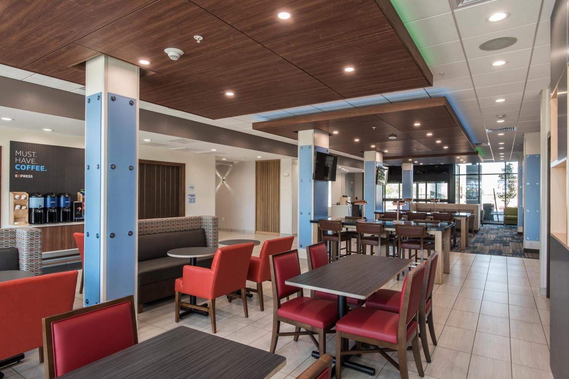Holiday Inn Express & Suites - Phoenix North - Happy Valley by IHG photo 29