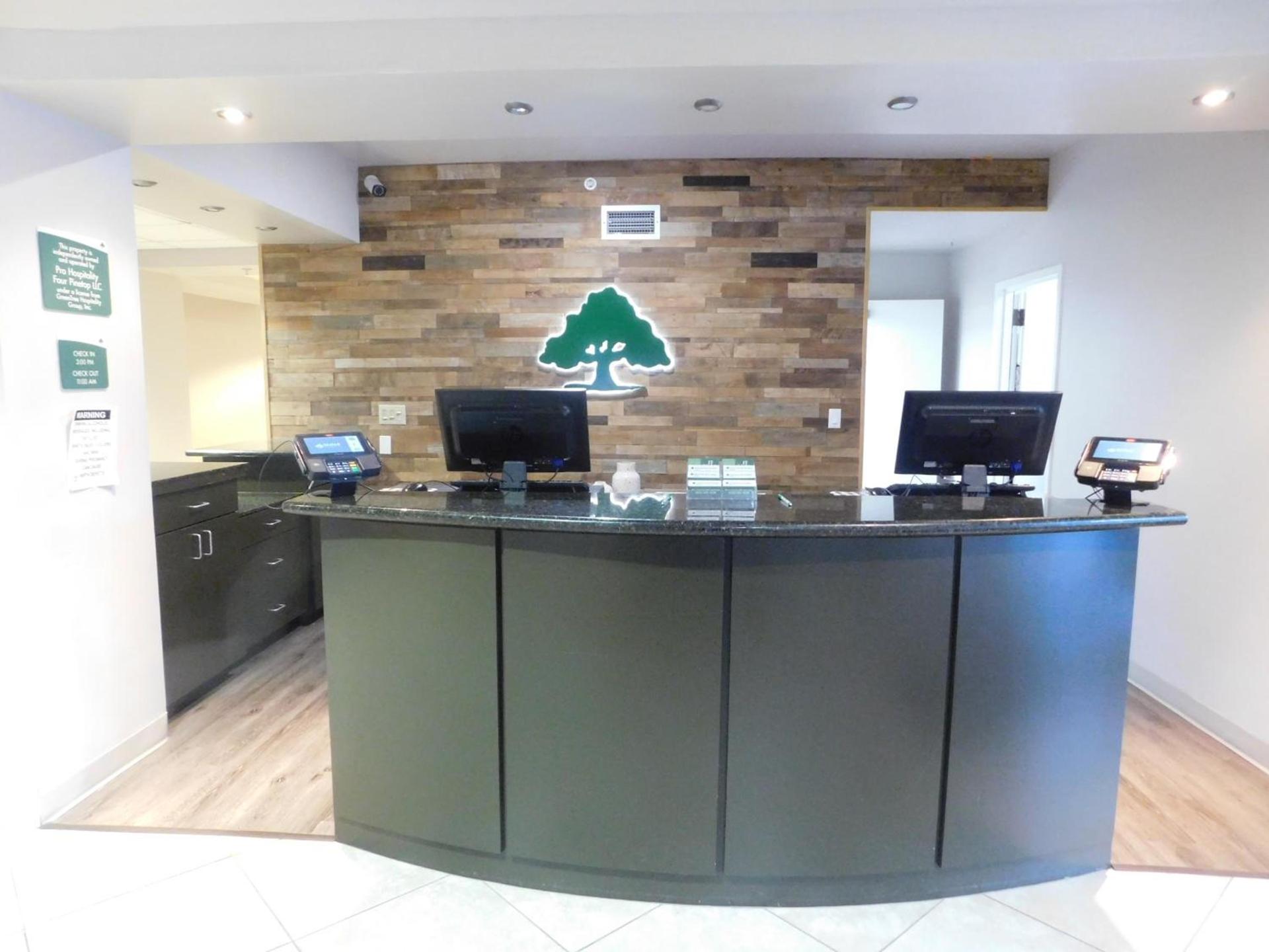 GreenTree Inn & Suites Pinetop photo 8