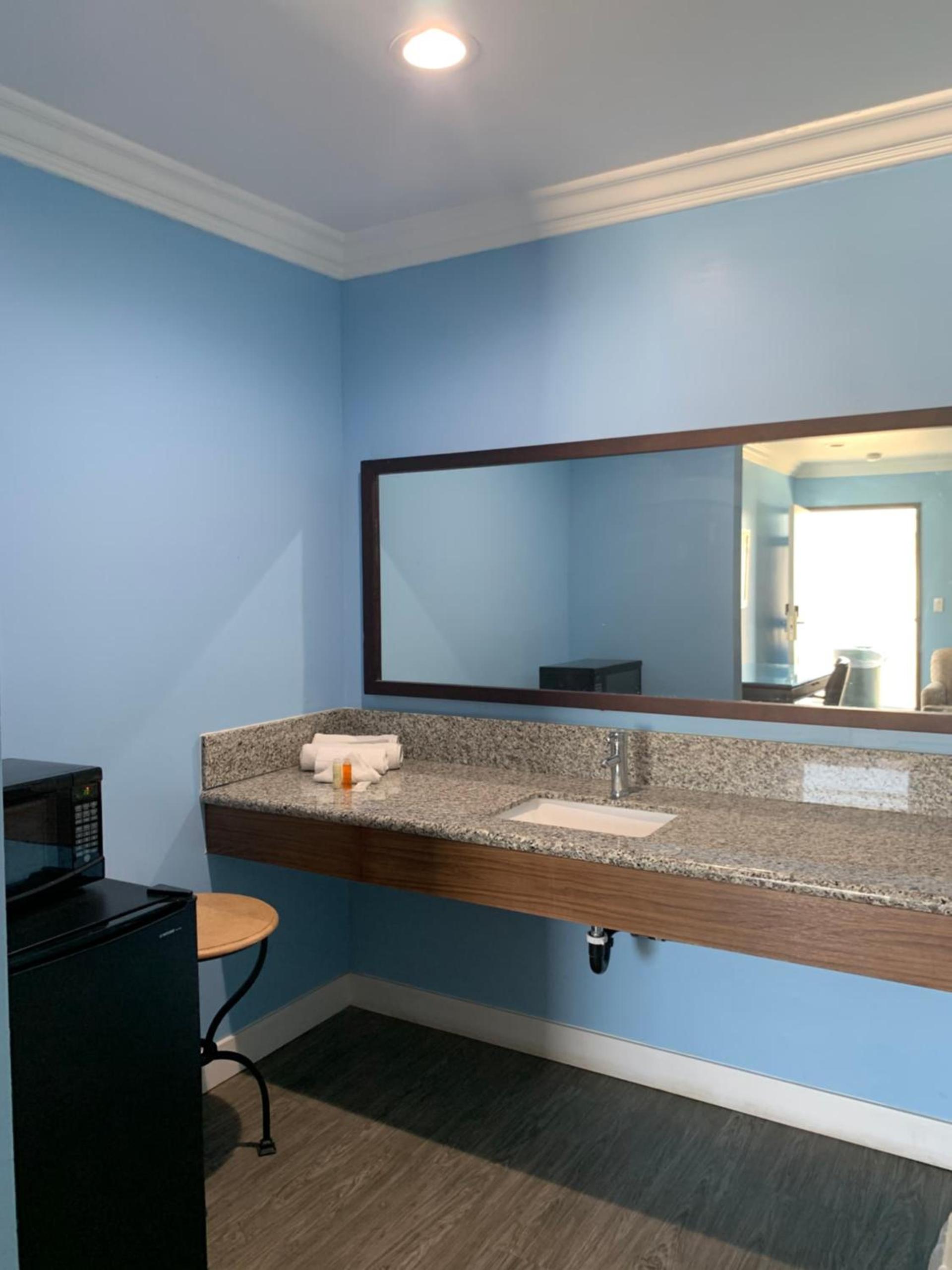 Redondo Beach Motel - LAX photo 11