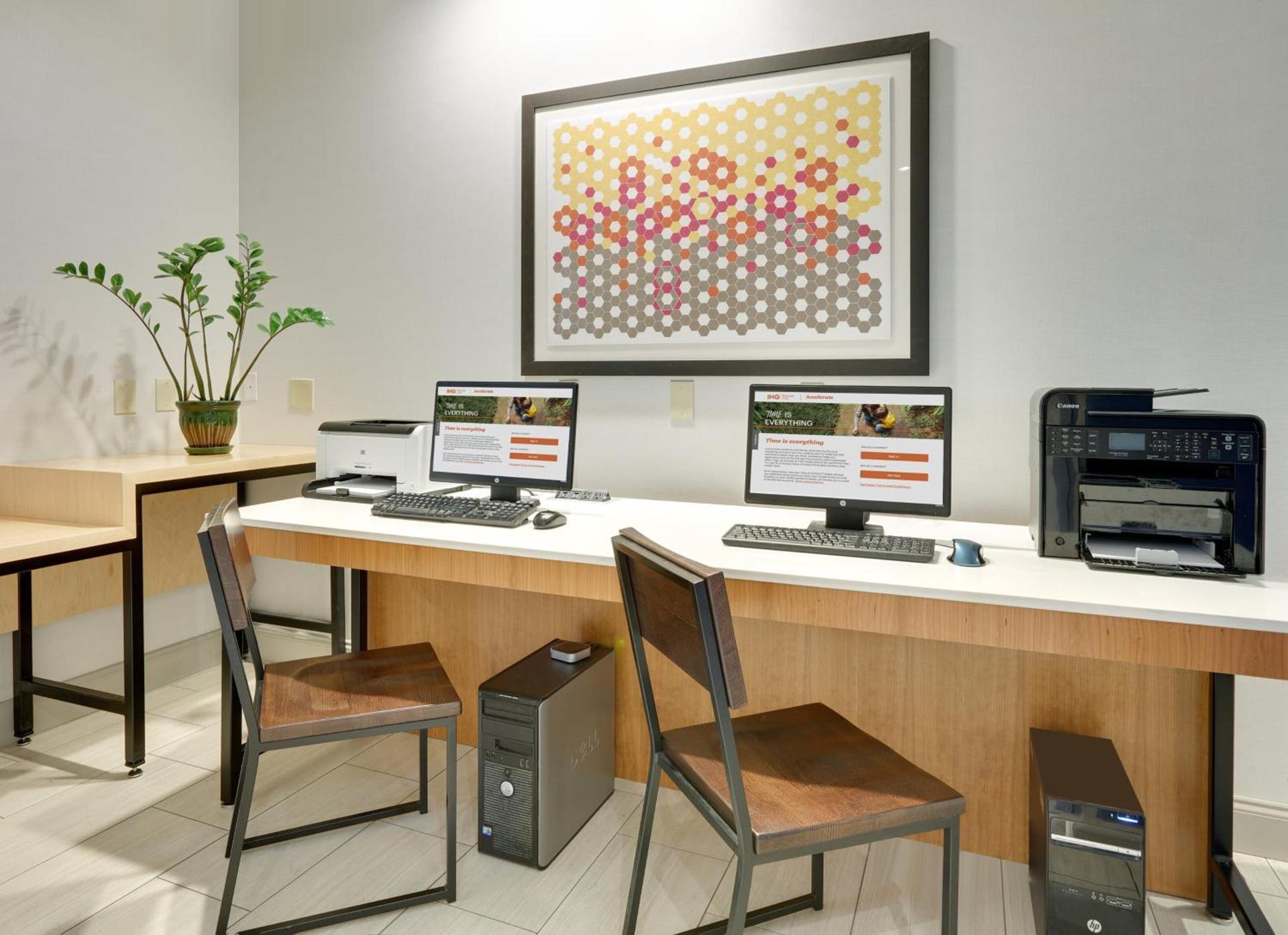 Holiday Inn Express Hotel & Suites Dublin by IHG photo 8