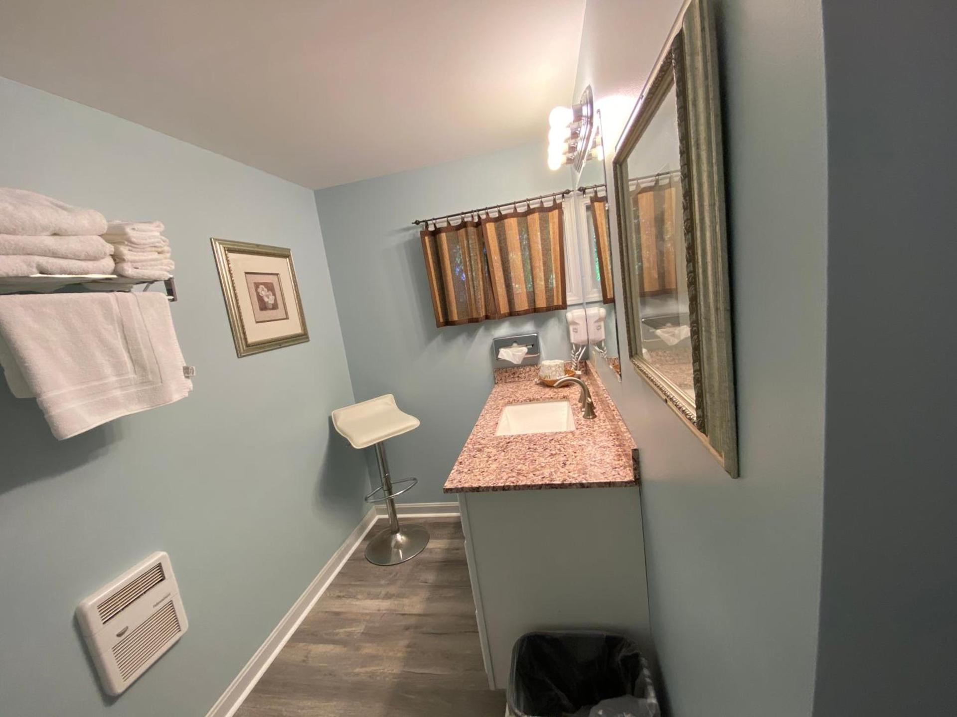 Wells Moody Motel photo 35