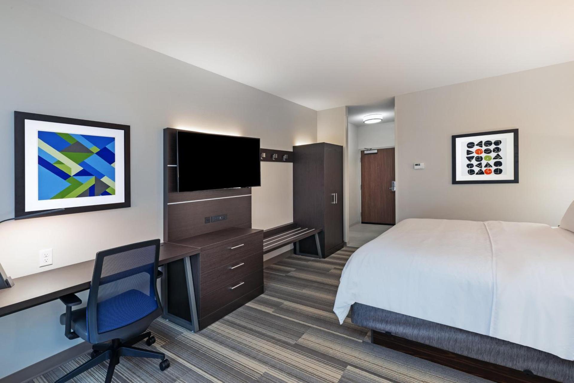 Holiday Inn Express & Suites Purcell by IHG photo 11