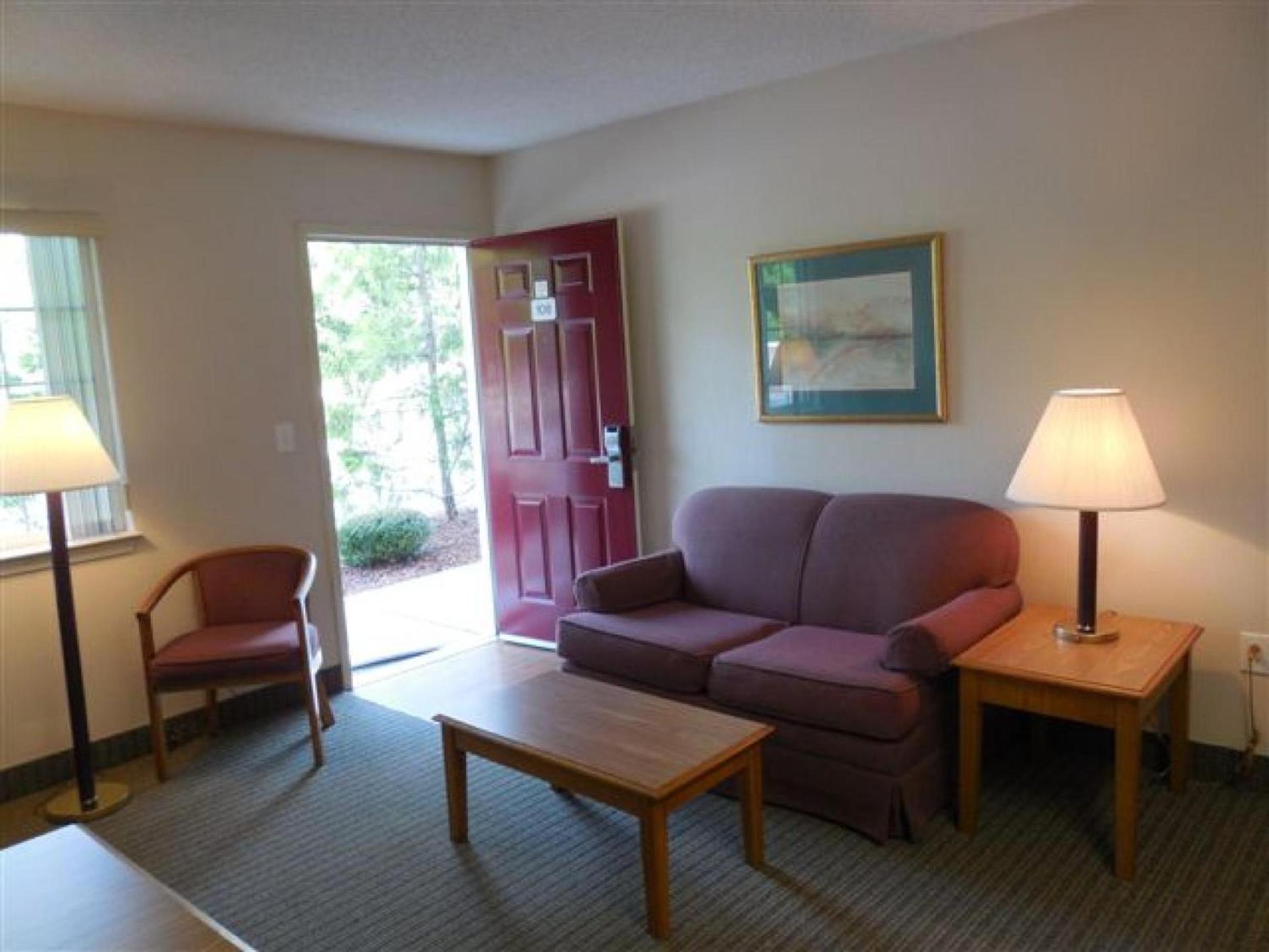 Affordable Suites Wilson photo 18