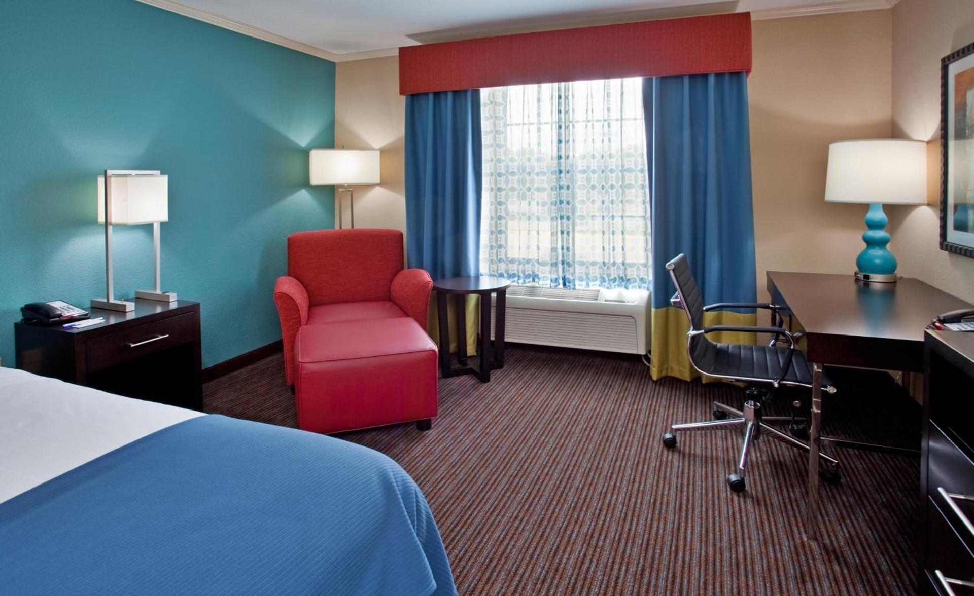 Holiday Inn Express Hotel & Suites North Kansas City by IHG photo 32