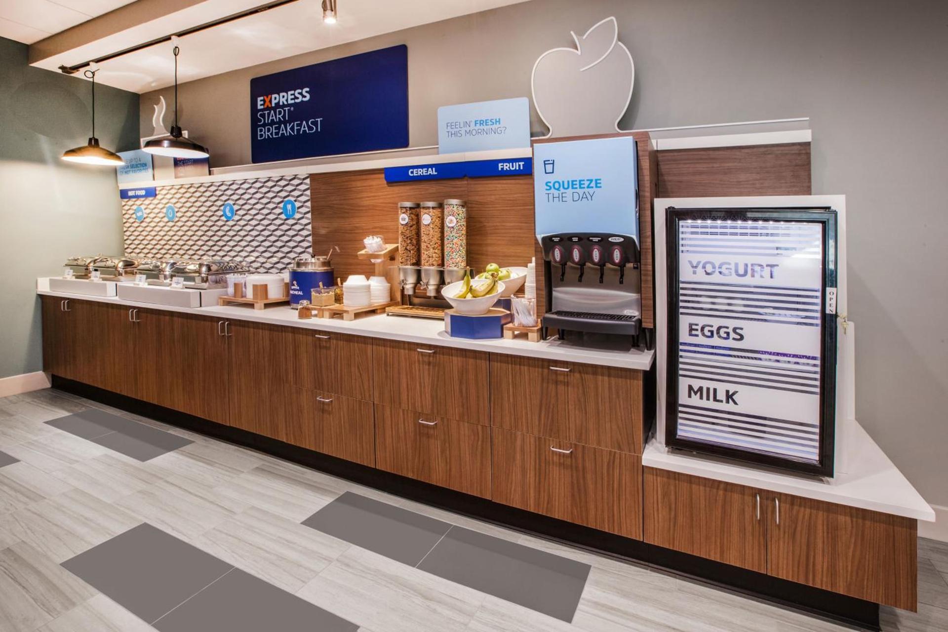 Holiday Inn Express Hotel & Suites Dallas South - DeSoto by IHG photo 20