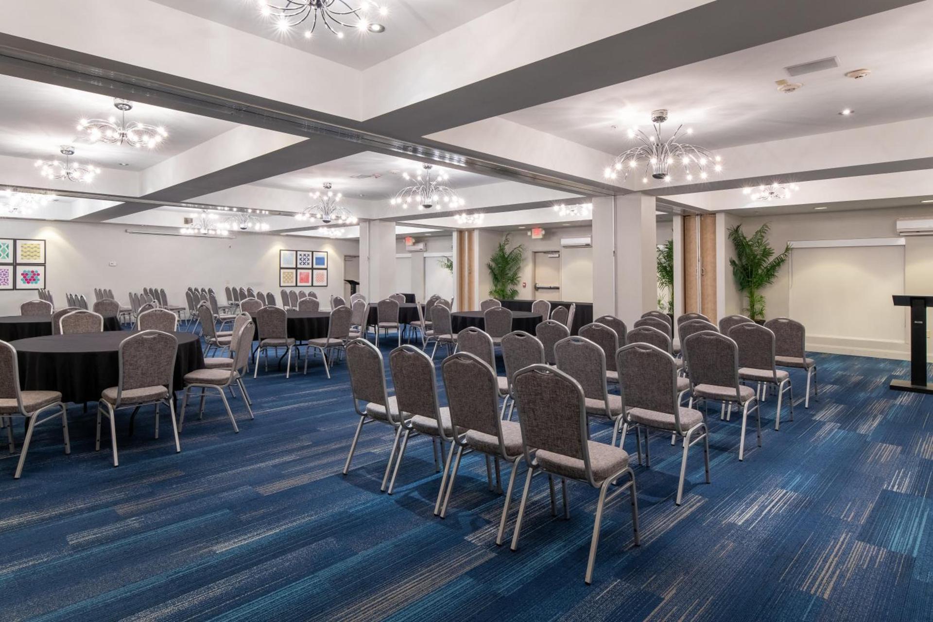 Holiday Inn Express Hotel & Suites Dallas South - DeSoto by IHG photo 33