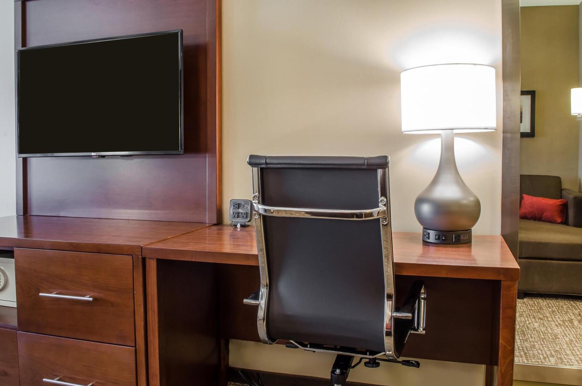Comfort Suites Manheim - Lancaster photo 48