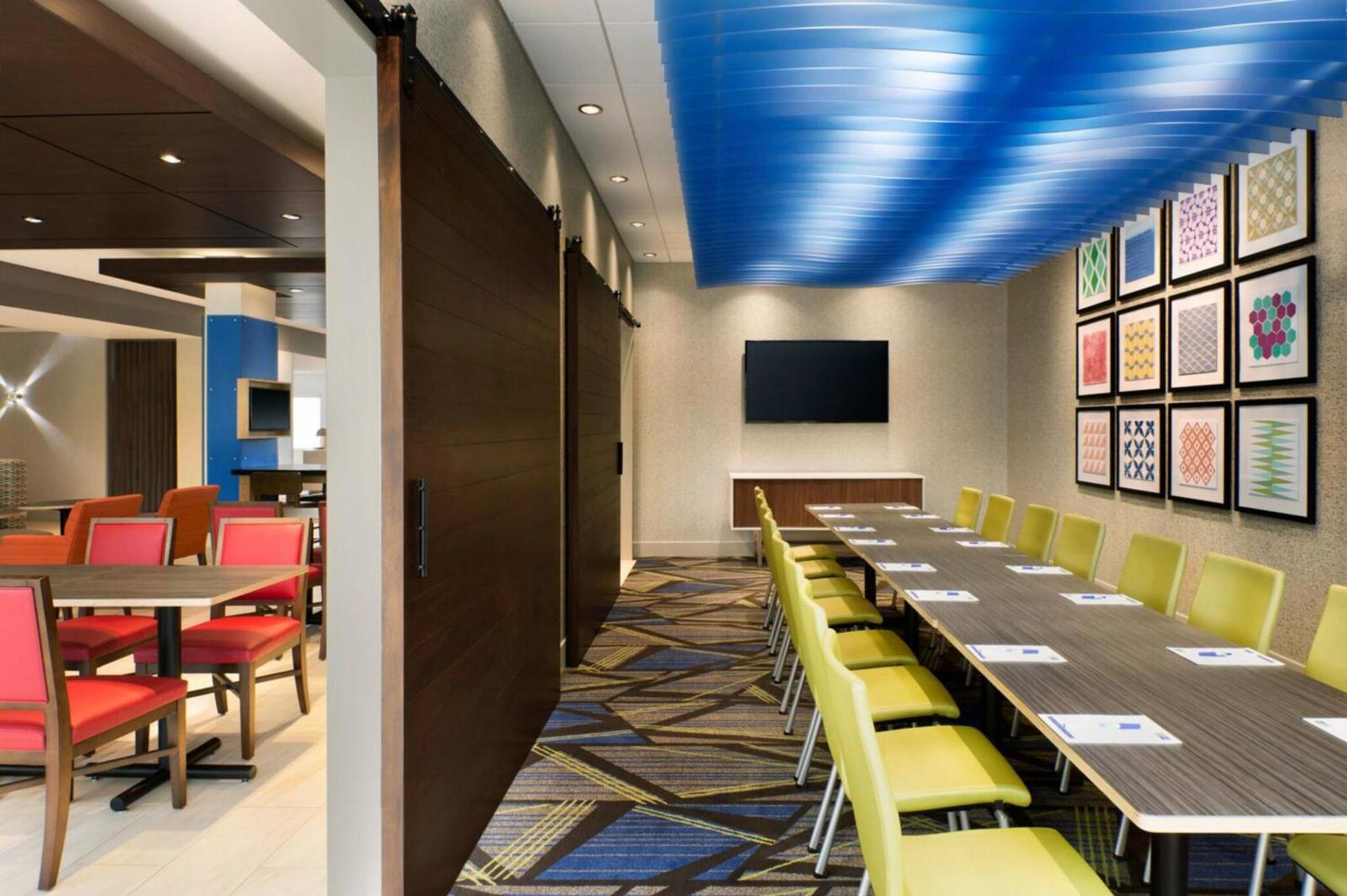 Holiday Inn Express - Alliance by IHG photo 19
