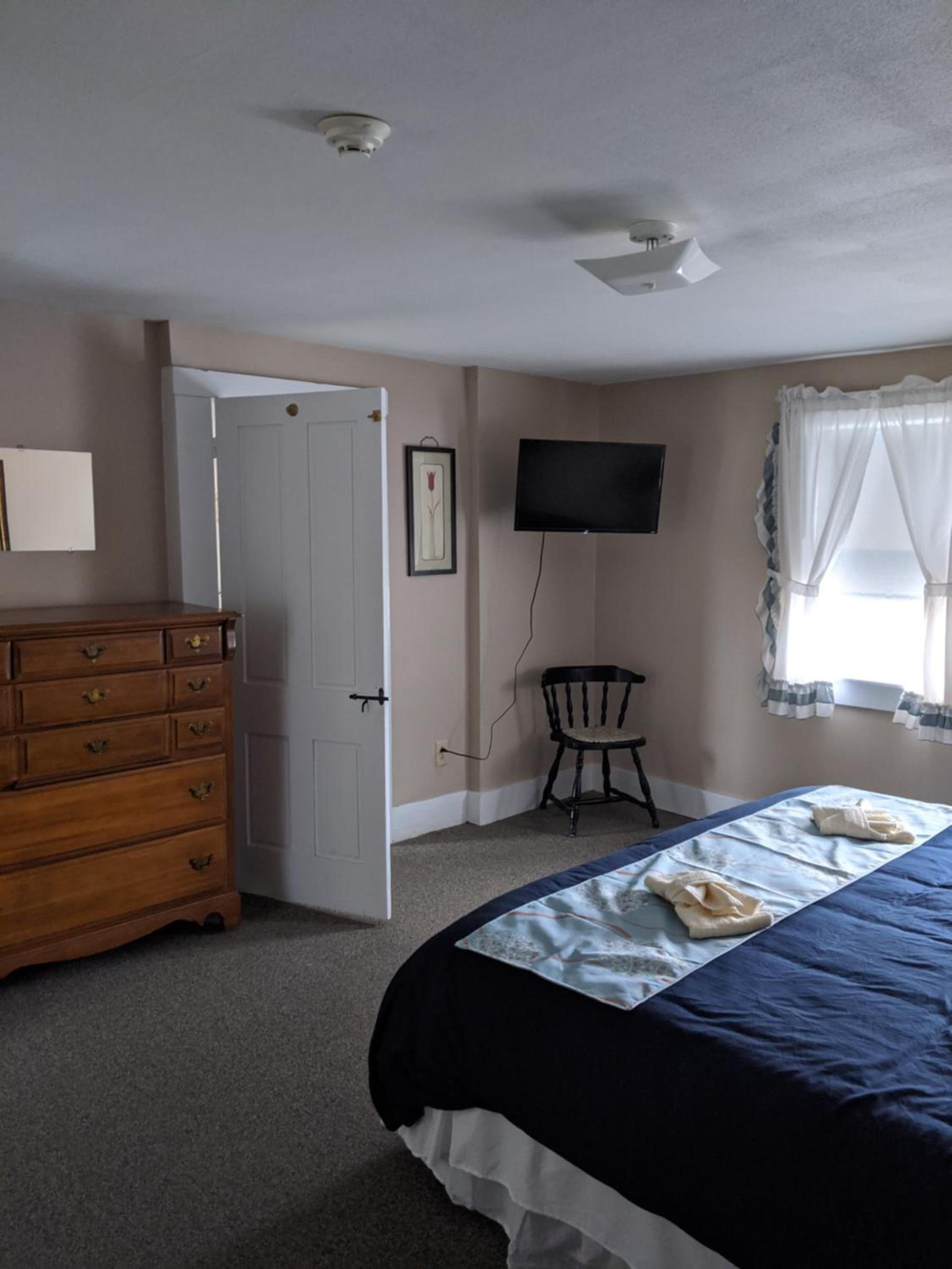Lake Shore Farm Inn photo 23