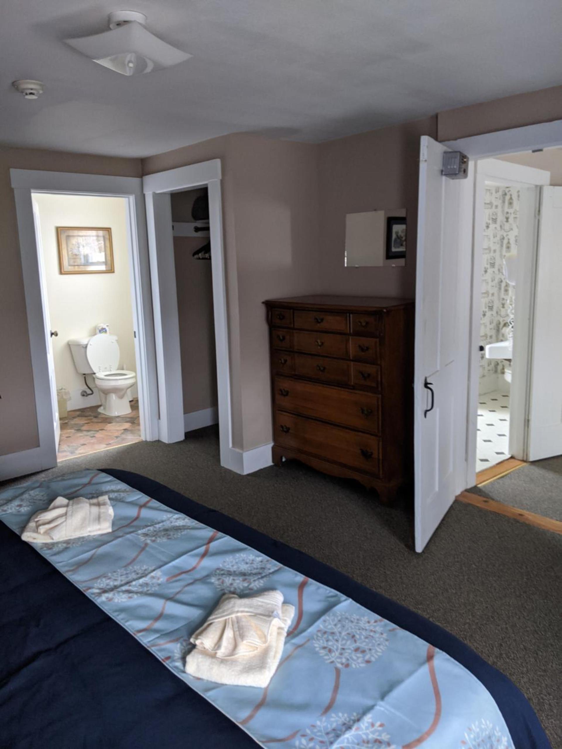 Lake Shore Farm Inn photo 24