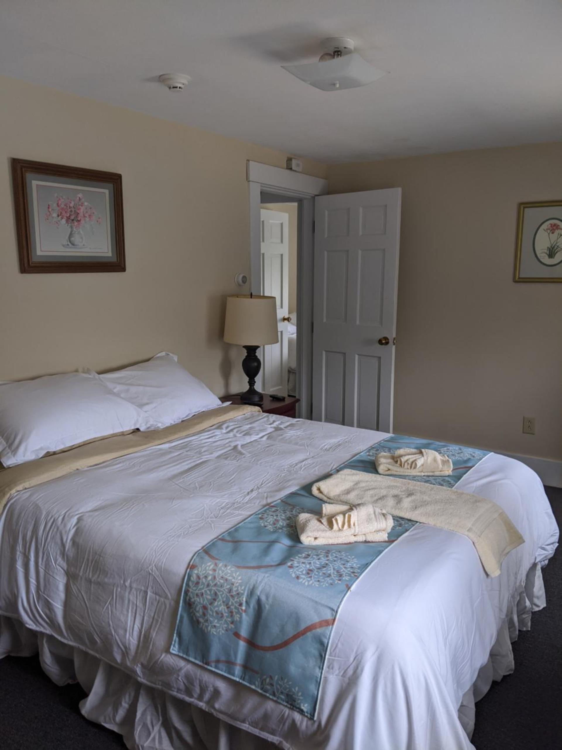 Lake Shore Farm Inn photo 27
