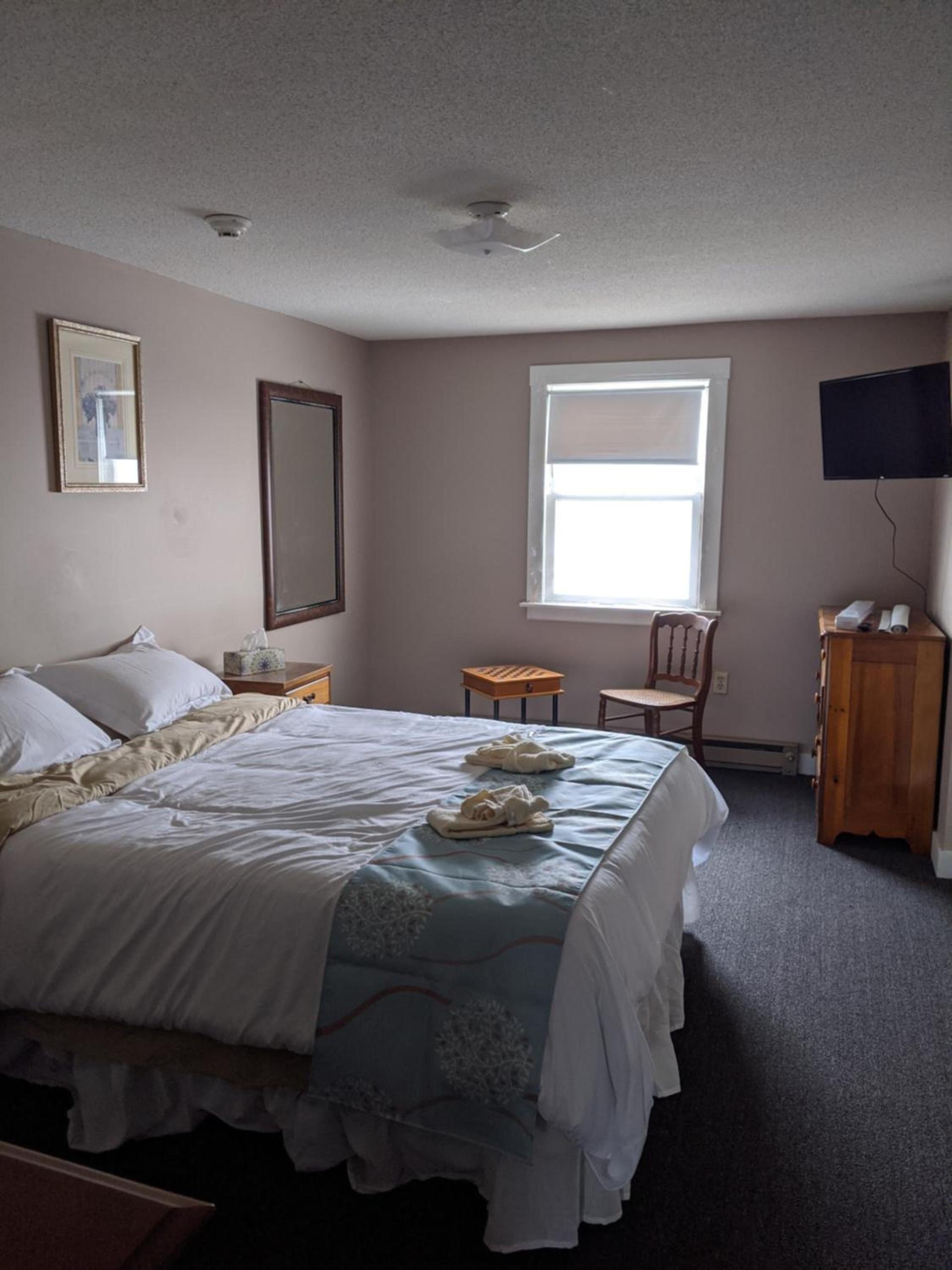 Lake Shore Farm Inn photo 30