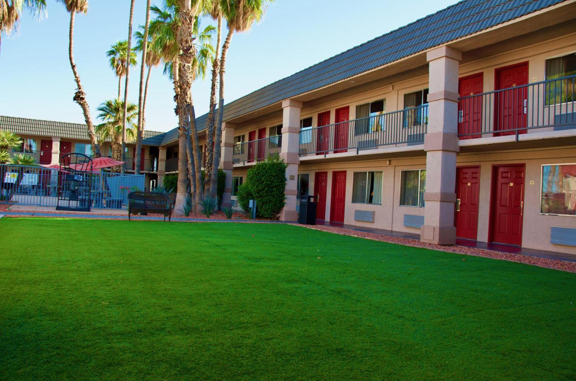 Ramada by Wyndham Yuma photo 2