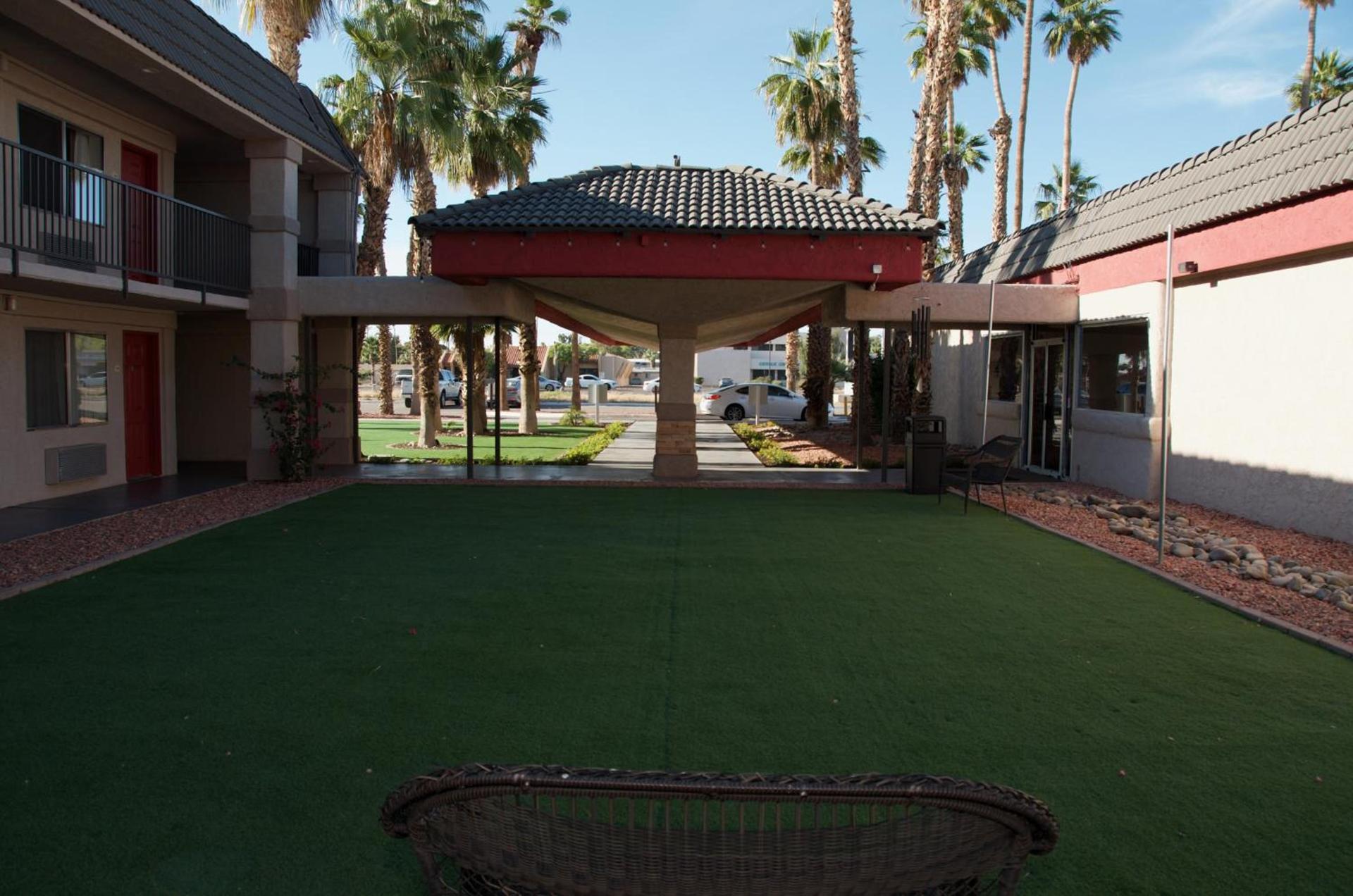 Ramada by Wyndham Yuma photo 3
