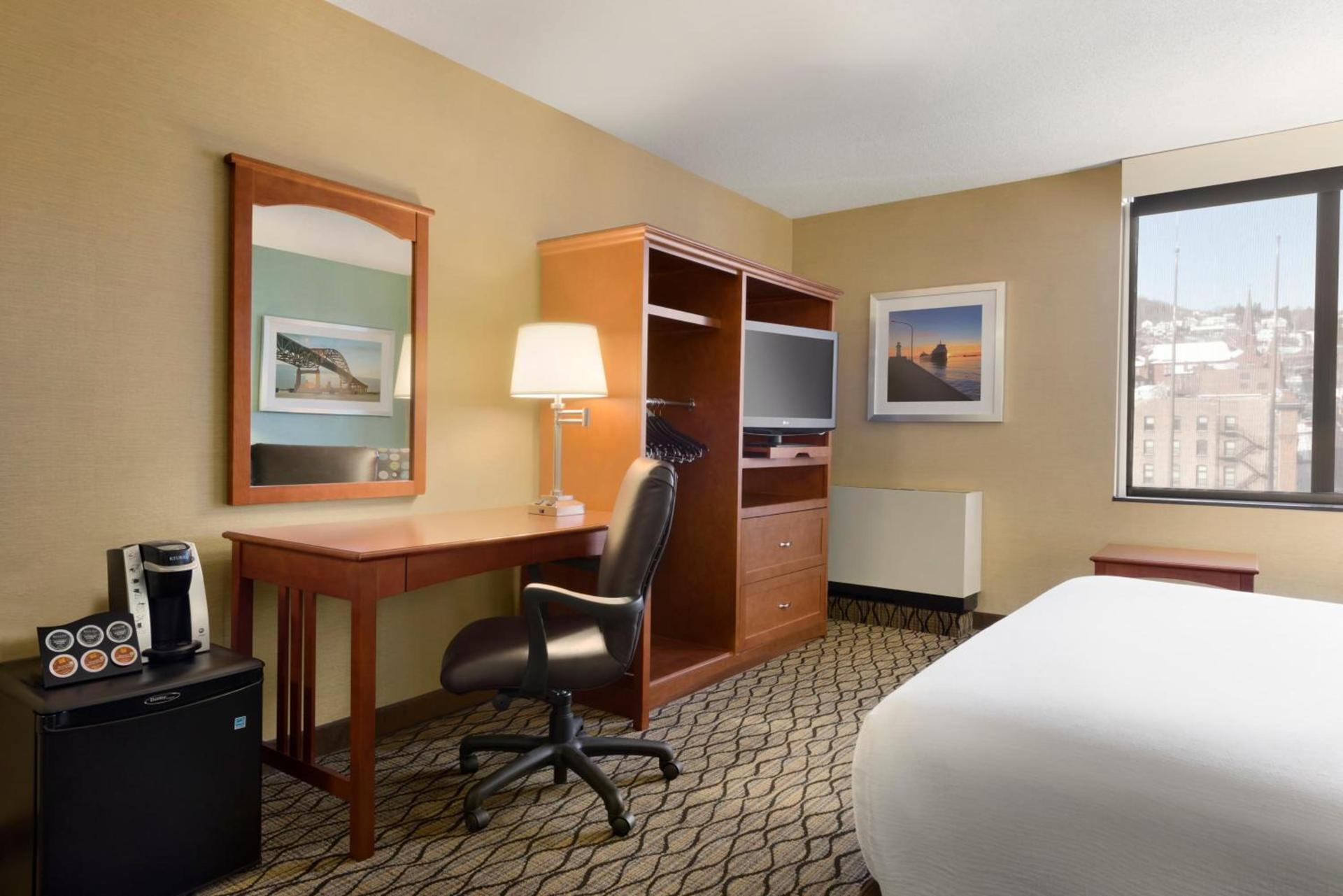Holiday Inn & Suites Duluth-Downtown by IHG photo 57