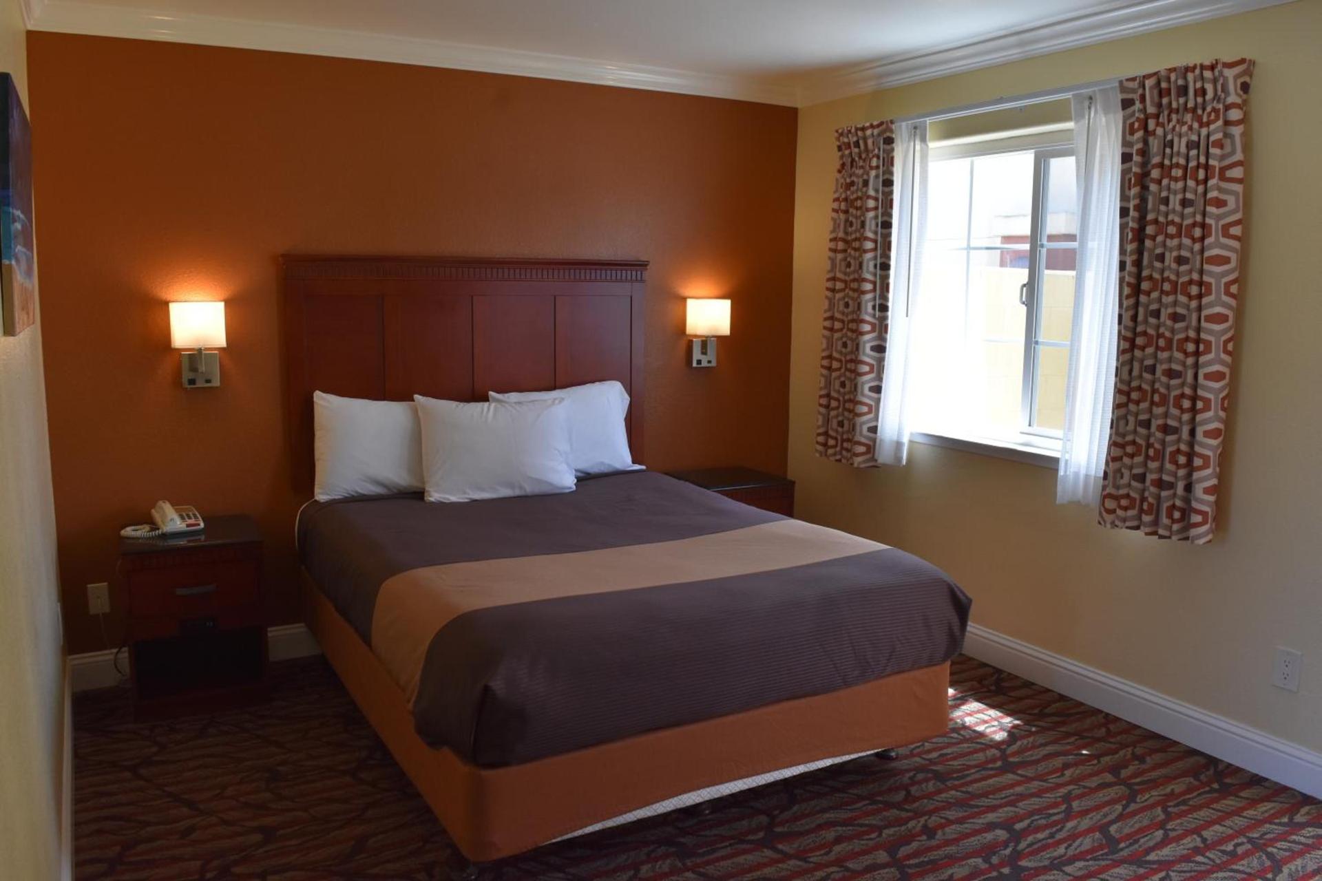 Seaside Inn Monterey photo 26