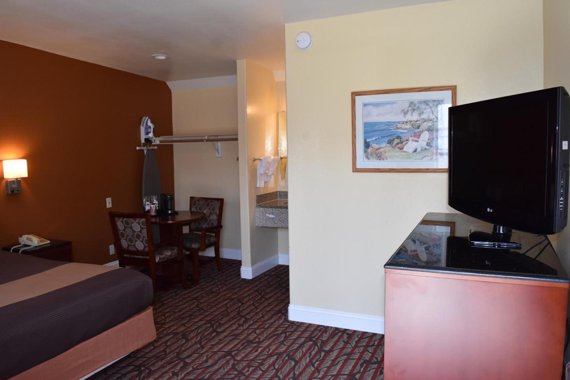 Seaside Inn Monterey photo 12