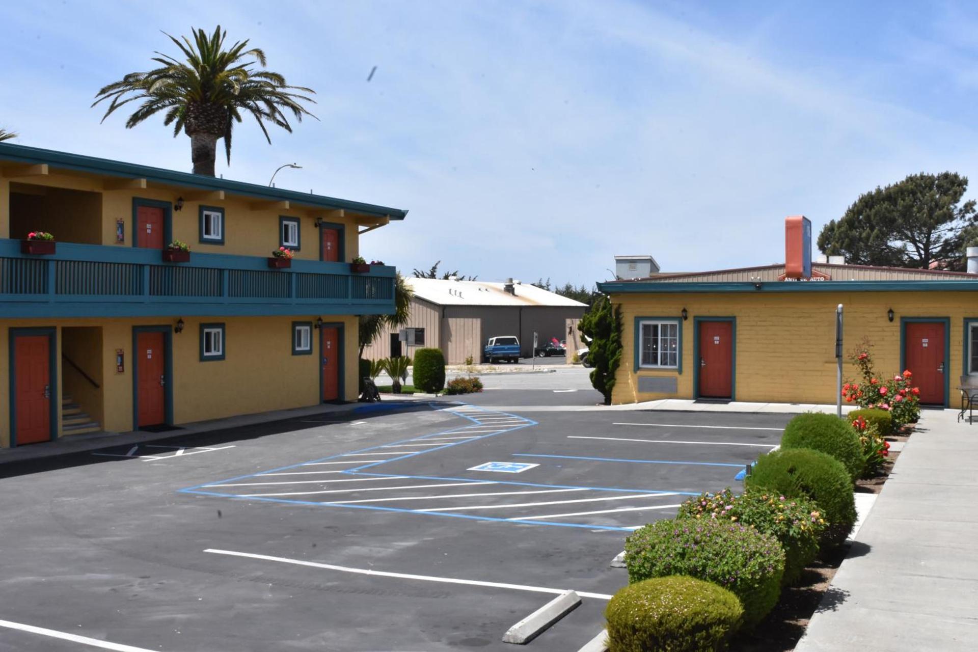 Seaside Inn Monterey photo 8