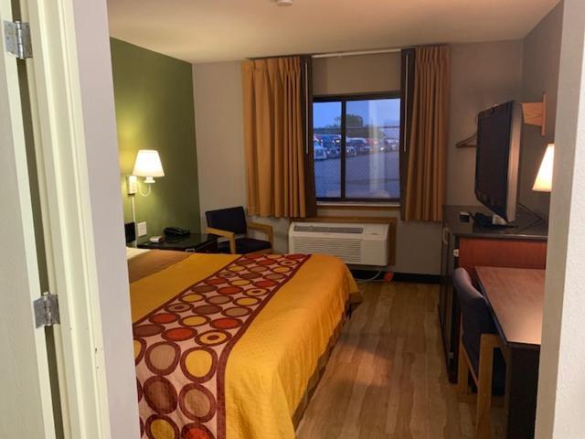 Super 8 by Wyndham West Memphis photo 17