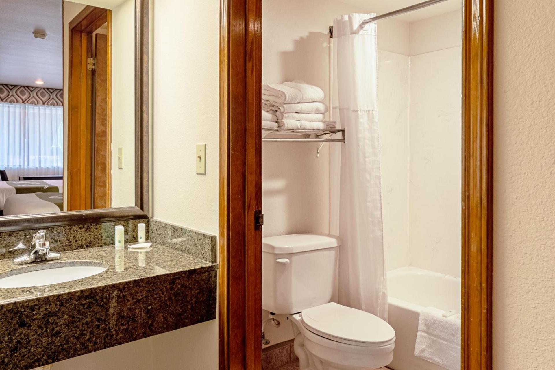 Quality Inn Three Rivers photo 23