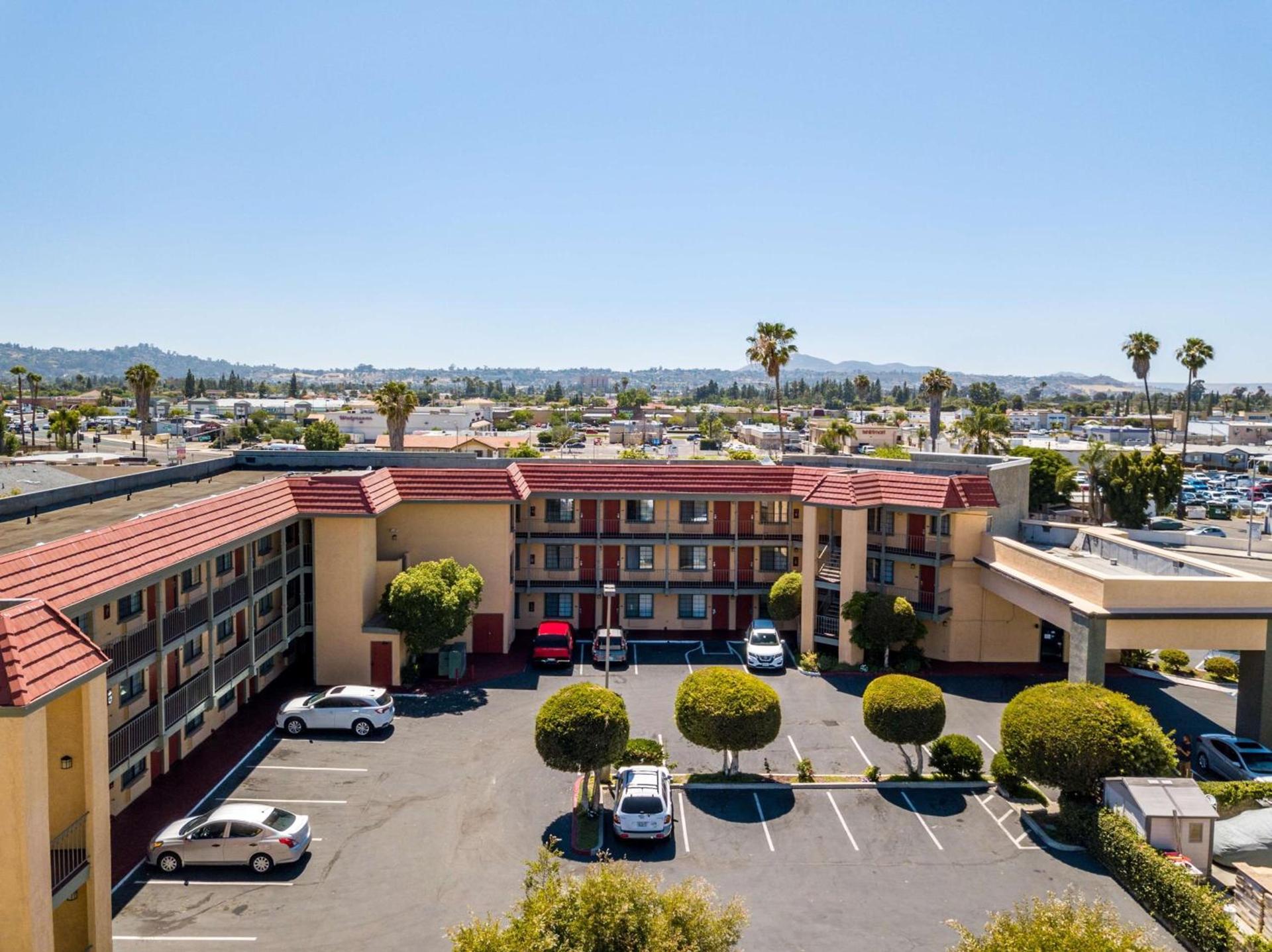 Rancho San Diego Inn & Suites photo 18