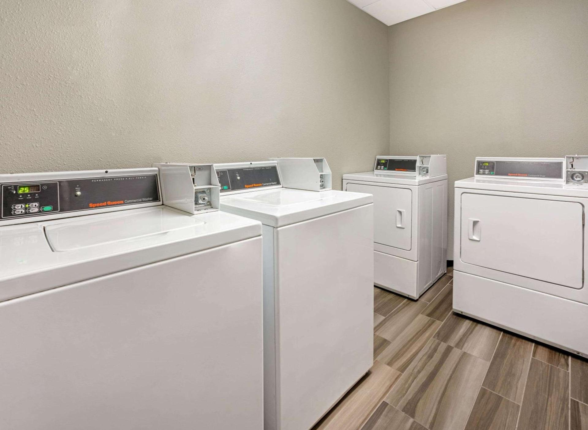 La Quinta by Wyndham Tacoma - Seattle photo 22