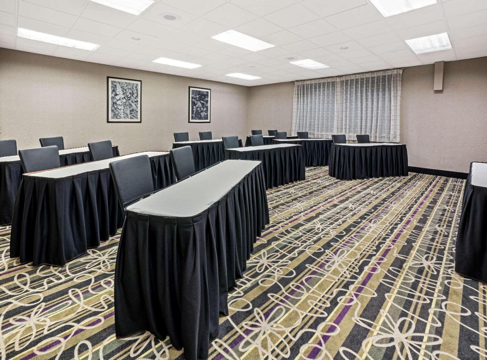 La Quinta by Wyndham Tacoma - Seattle photo 18