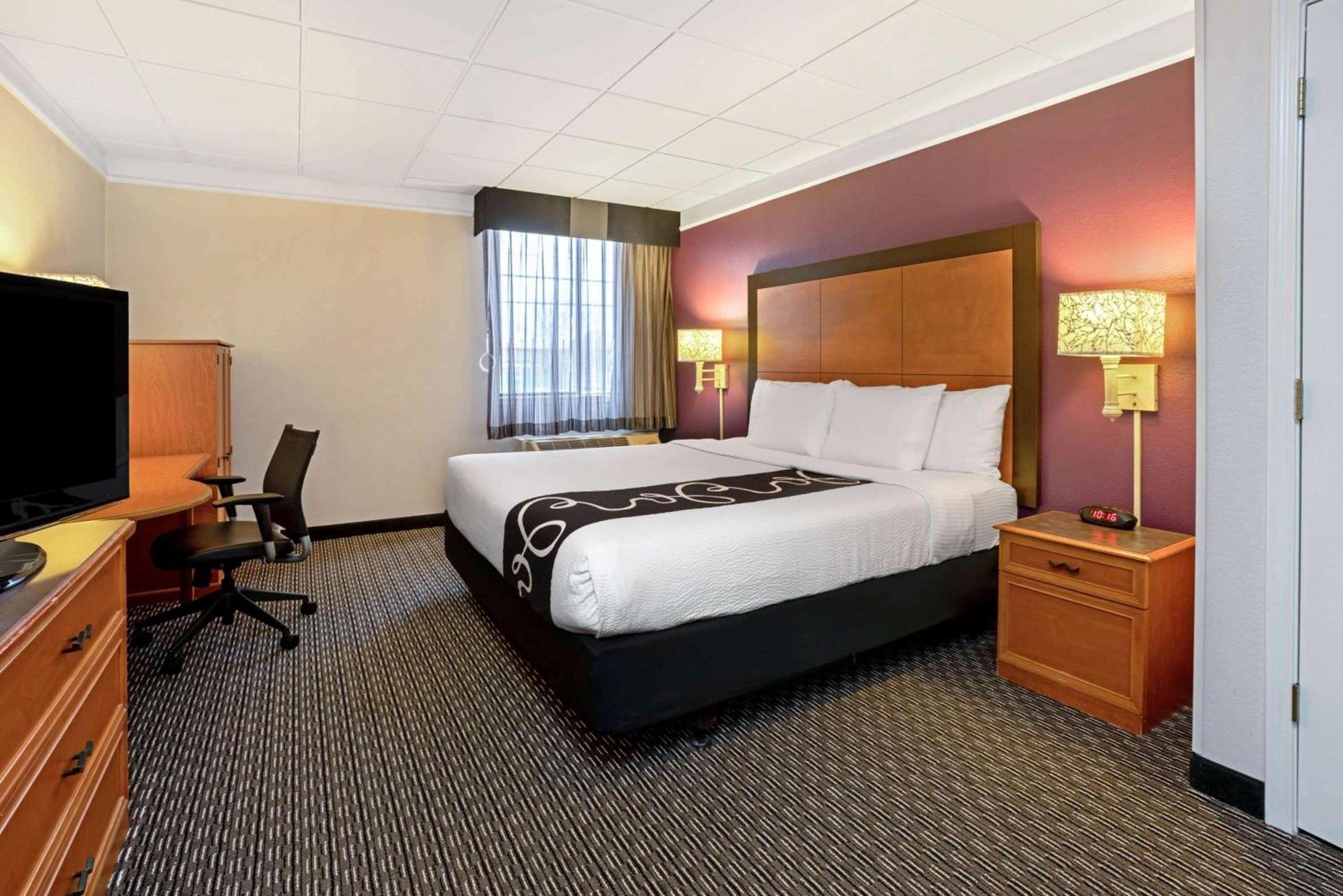 La Quinta by Wyndham Tacoma - Seattle photo 7