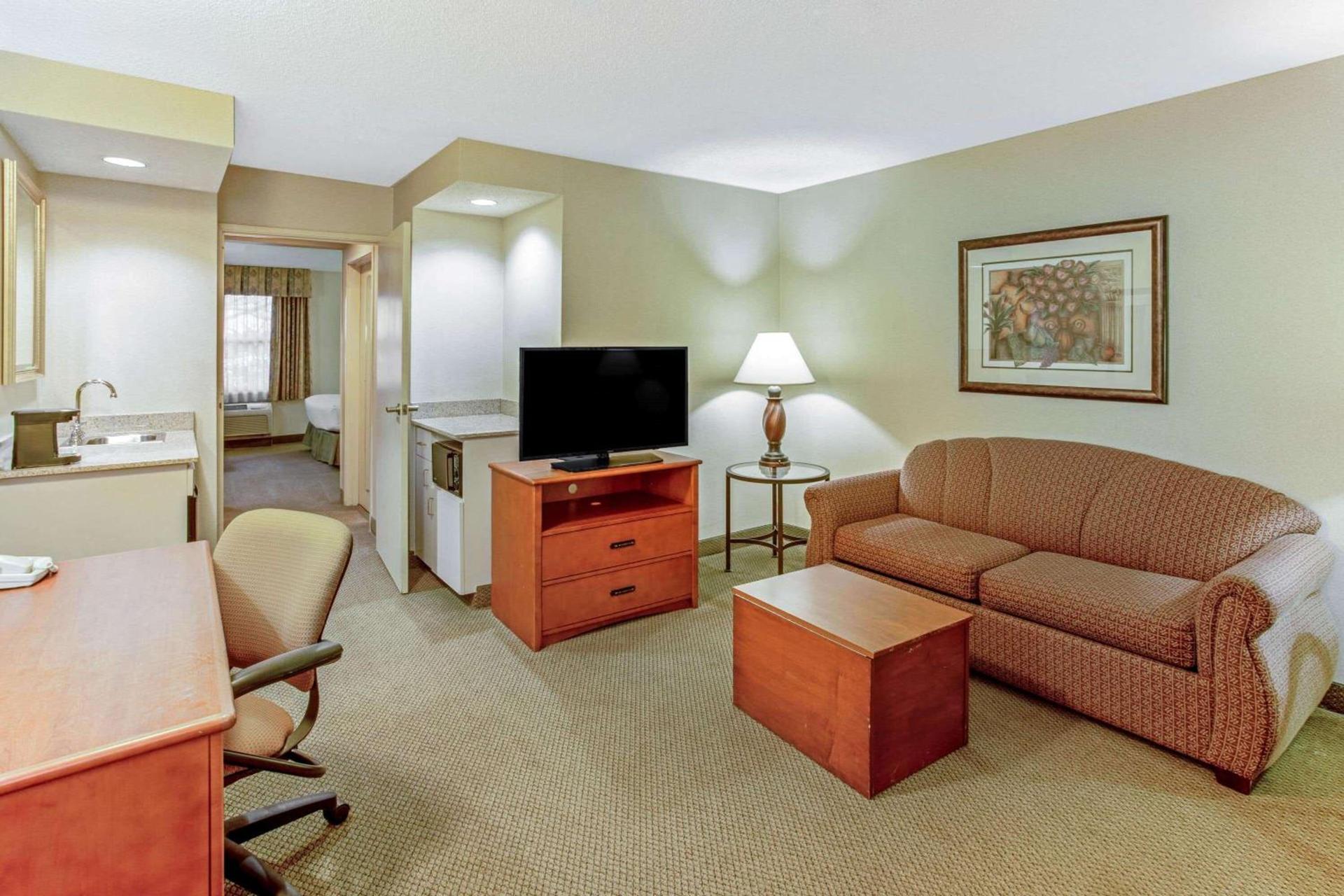 La Quinta by Wyndham Appleton College Avenue photo 15