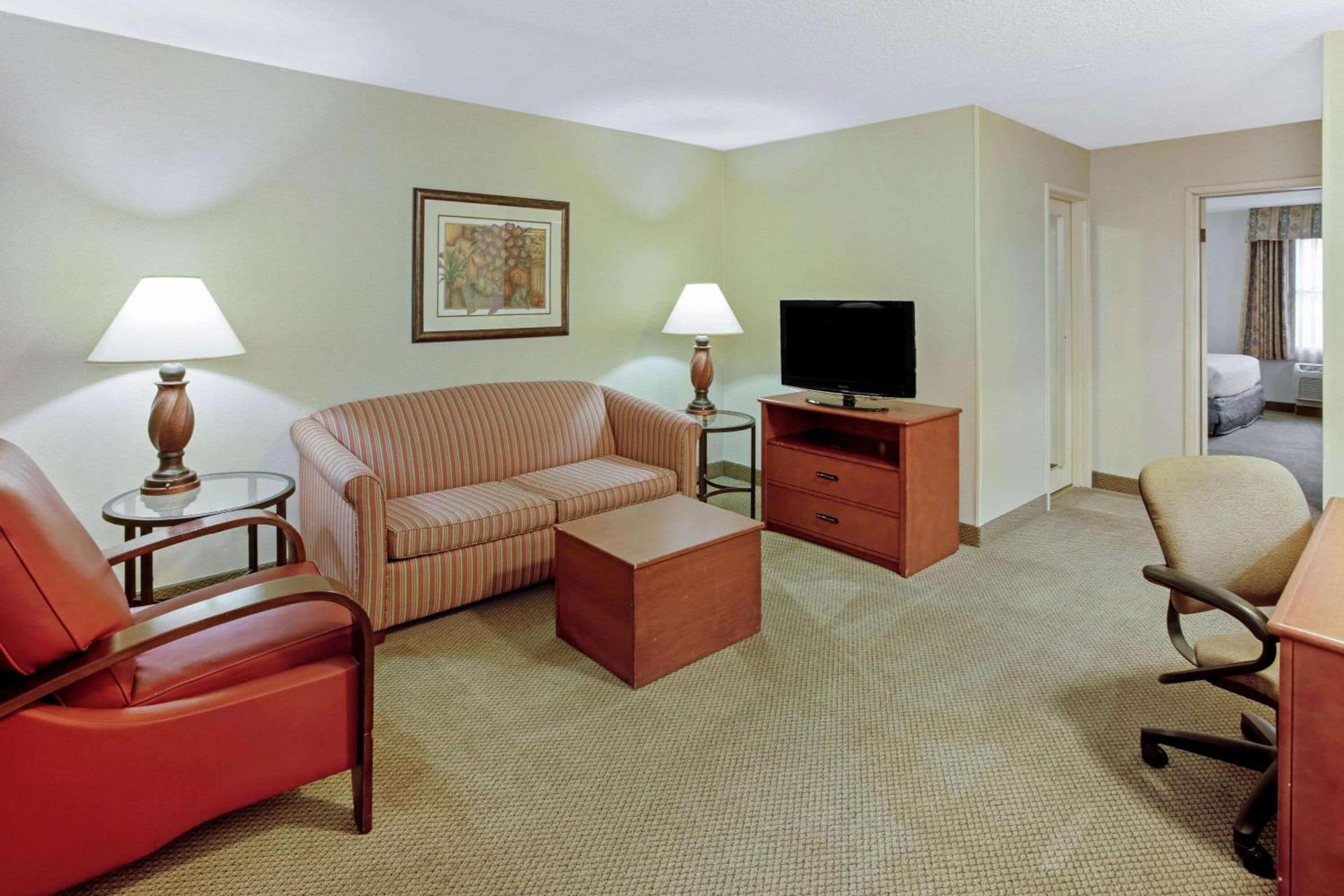 La Quinta by Wyndham Appleton College Avenue photo 11