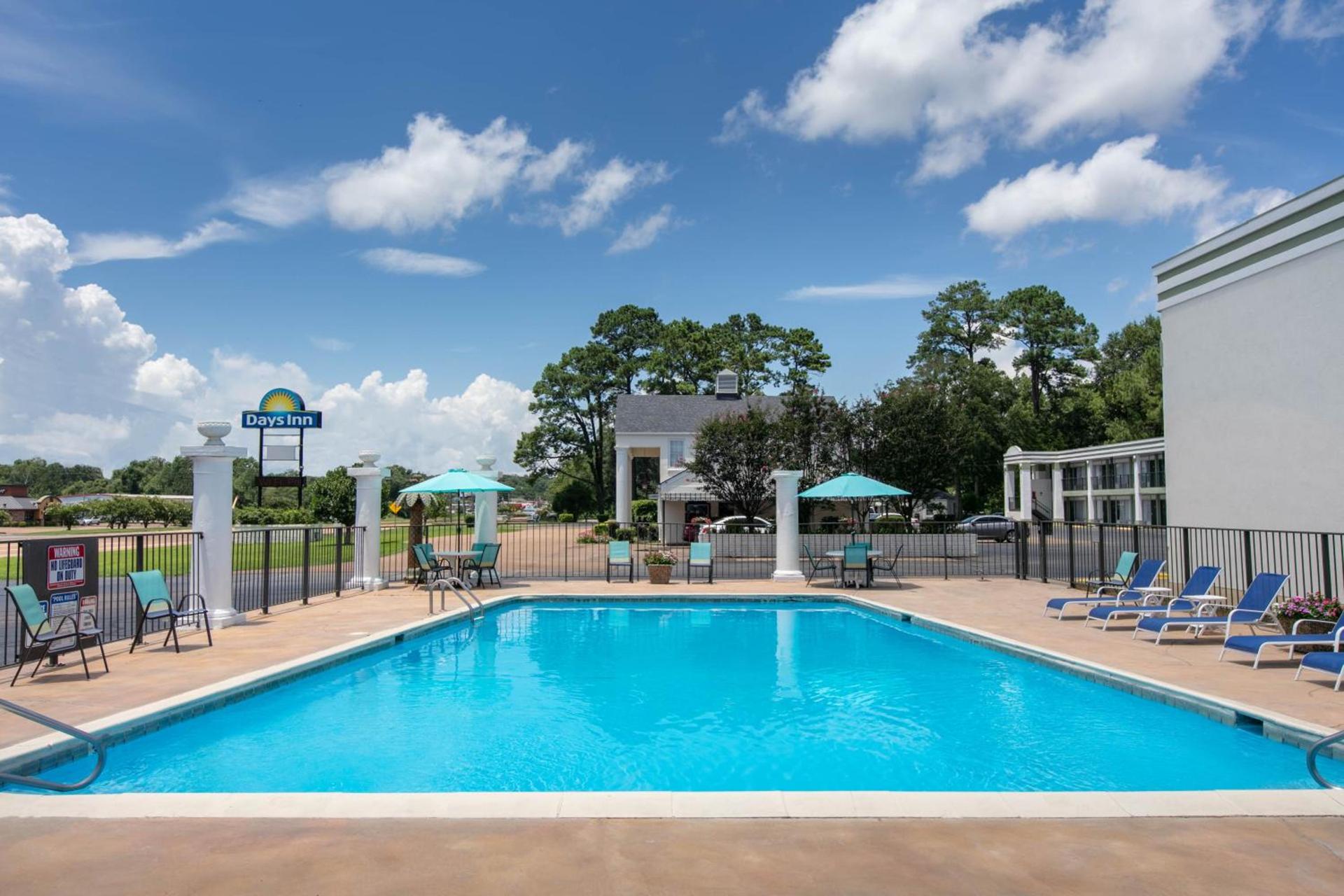 Days Inn by Wyndham Natchez photo 22