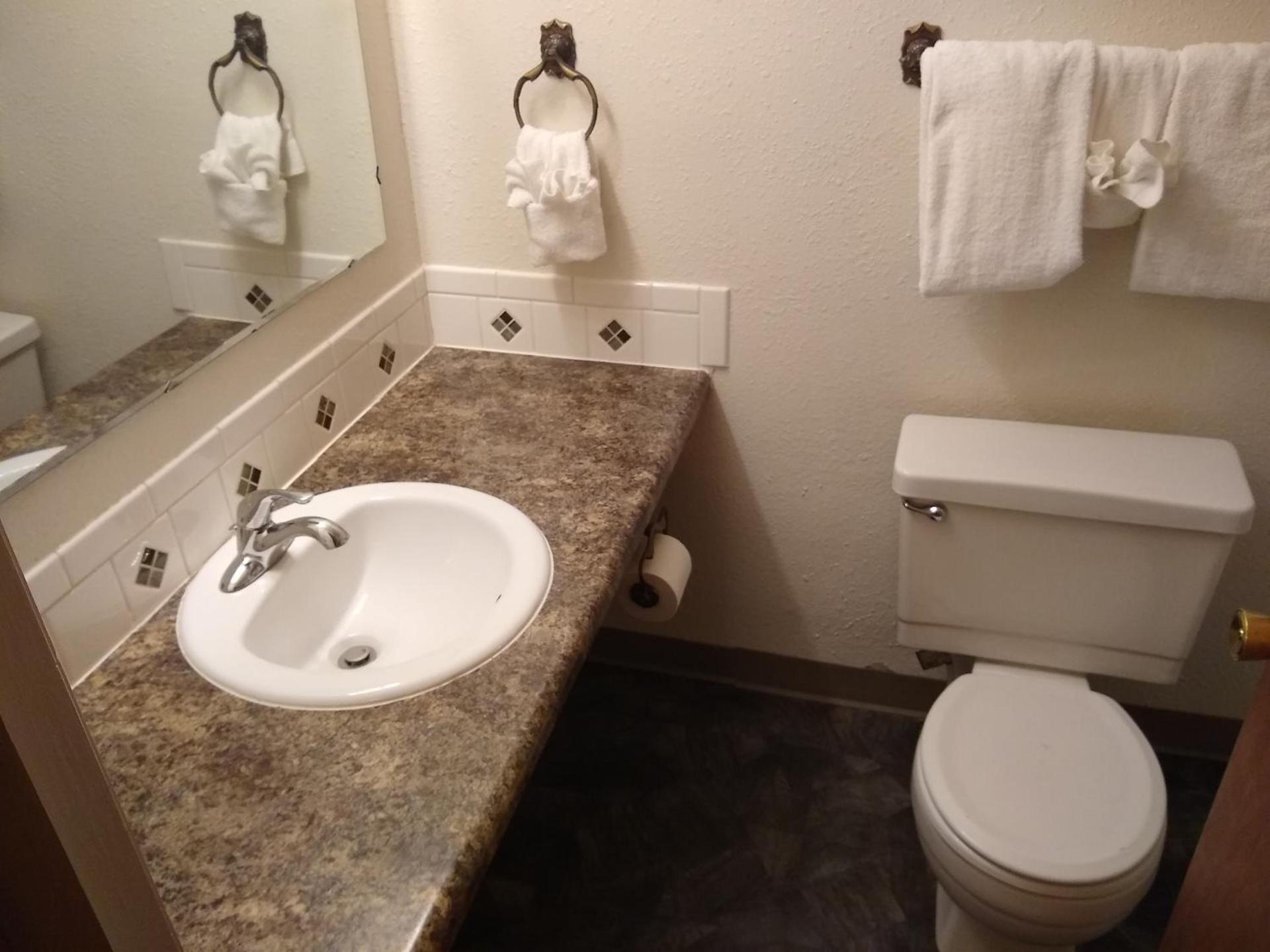 Townhouse Motel photo 23