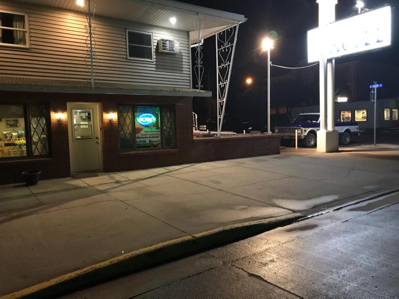 Townhouse Motel photo 18