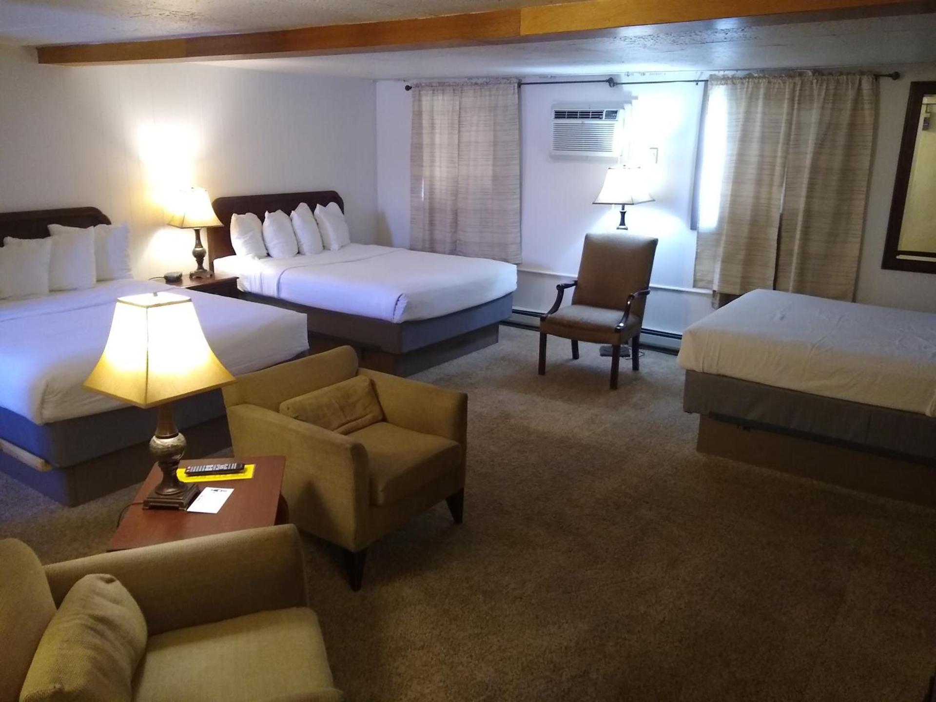 Townhouse Motel photo 3