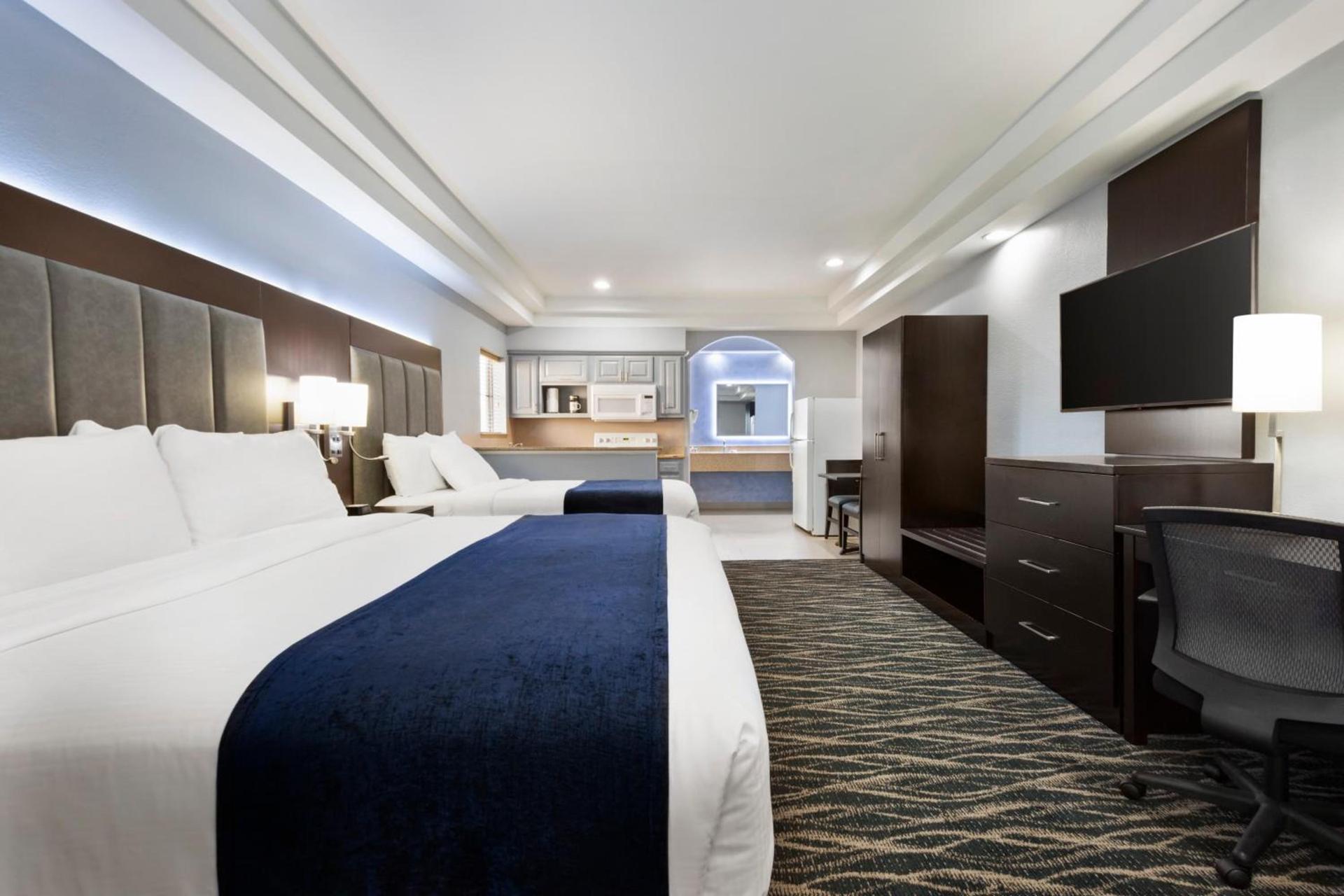 Days Inn & Suites by Wyndham Houston Hobby Airport photo 55