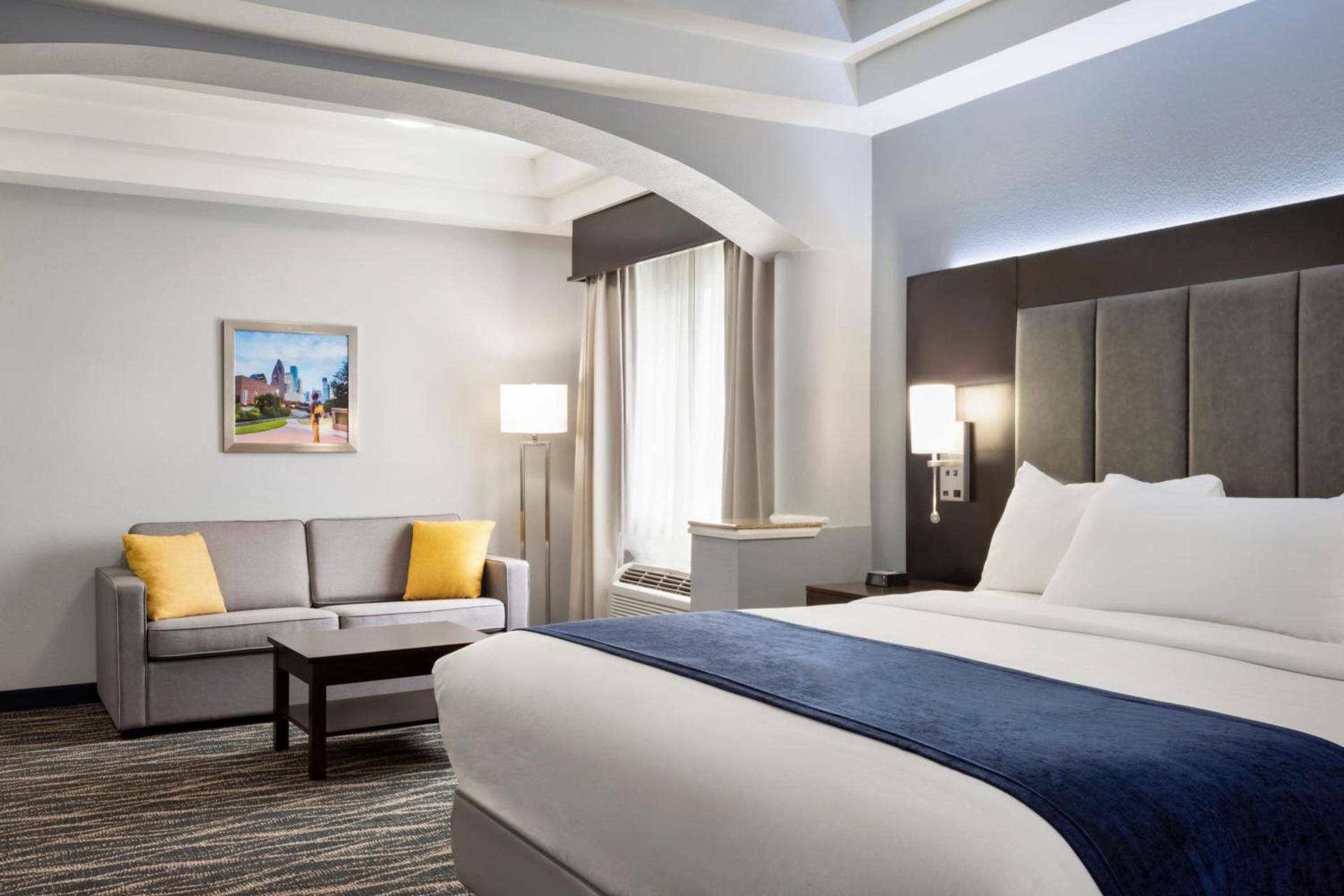 Days Inn & Suites by Wyndham Houston Hobby Airport photo 33