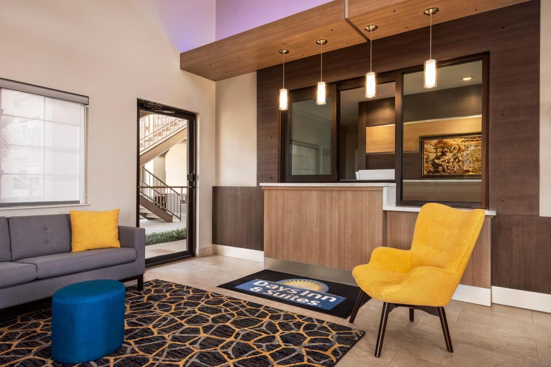 Days Inn & Suites by Wyndham Houston Hobby Airport photo 44