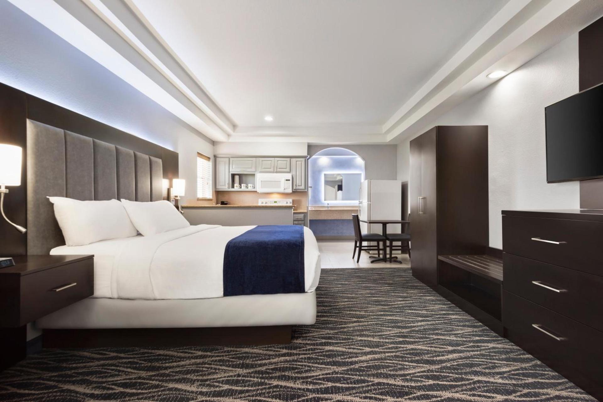 Days Inn & Suites by Wyndham Houston Hobby Airport photo 34