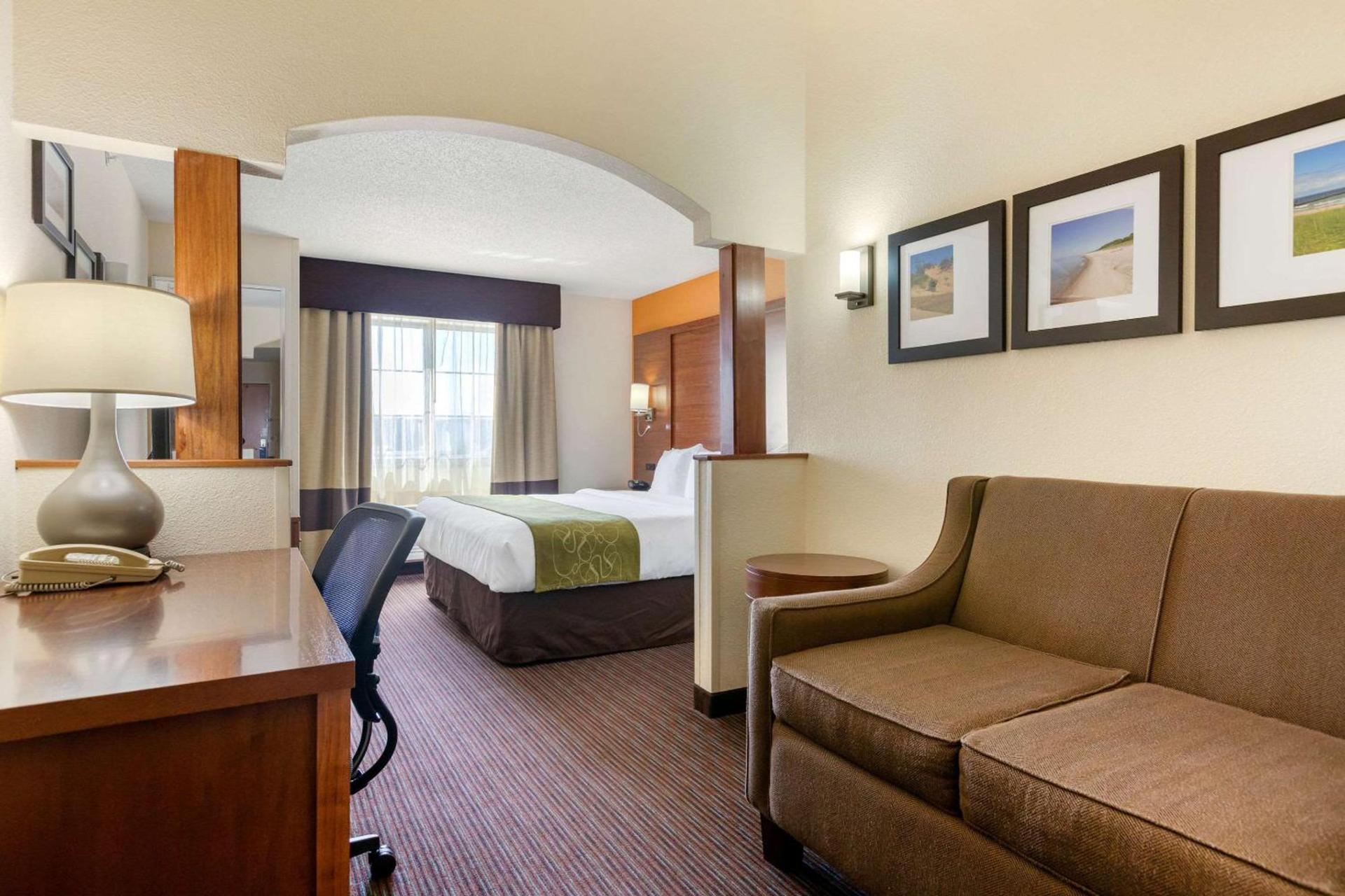Comfort Suites Stevensville - St Joseph photo 8