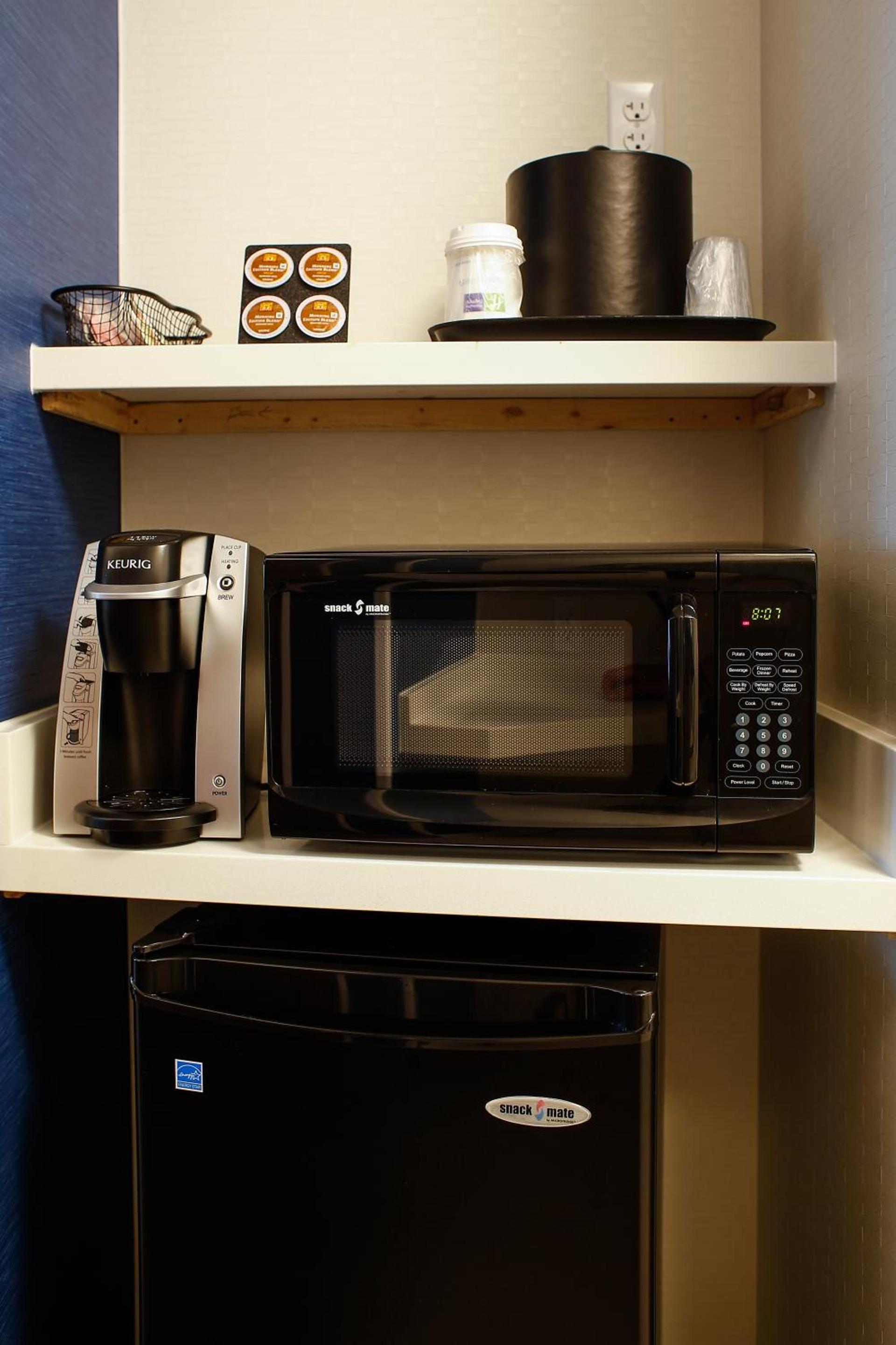 Holiday Inn Express & Suites Downtown Louisville by IHG photo 3