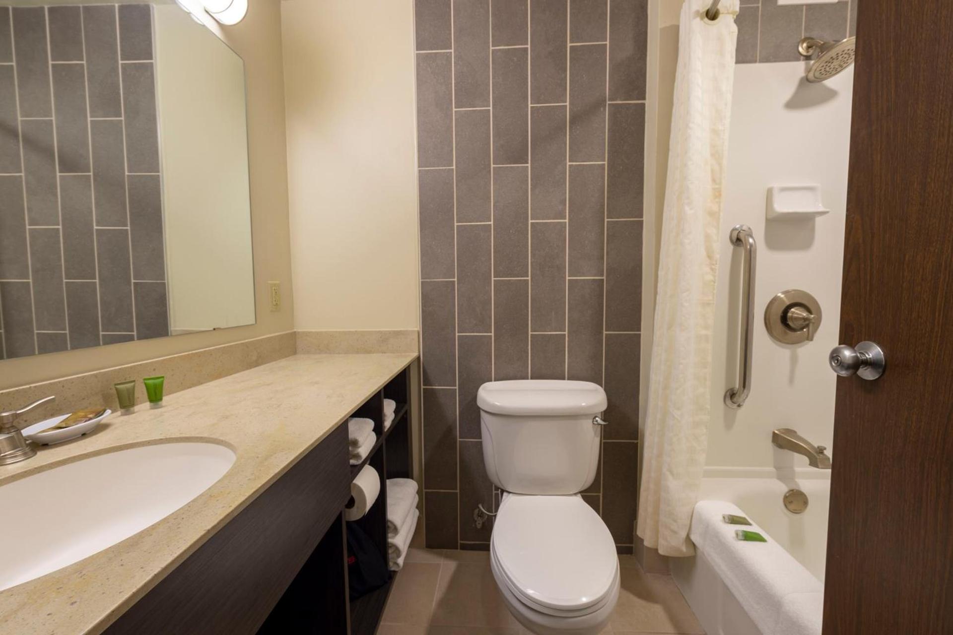 RIT Inn & Conference Center photo 29
