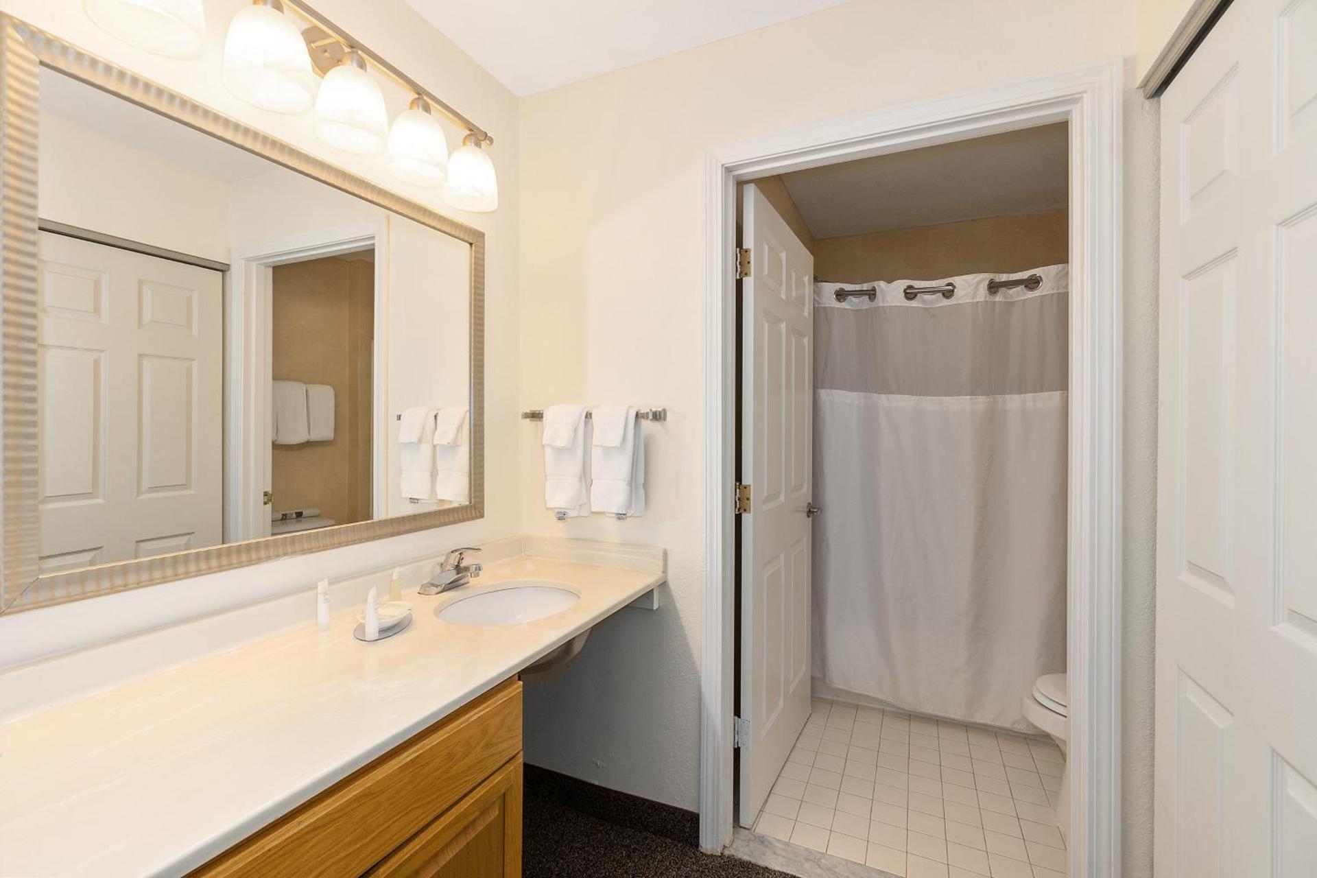 Residences at Daniel Webster photo 68
