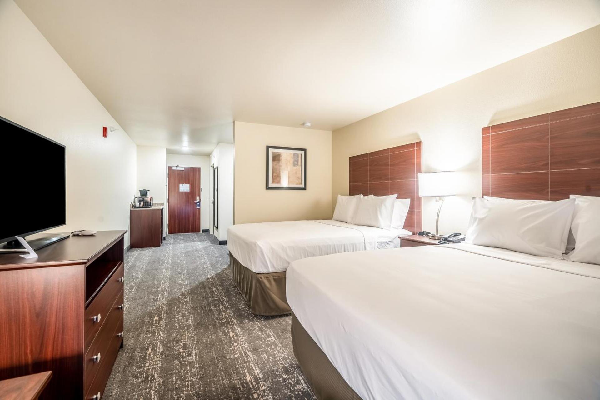 Cobblestone Hotel & Suites - Andrews photo 13