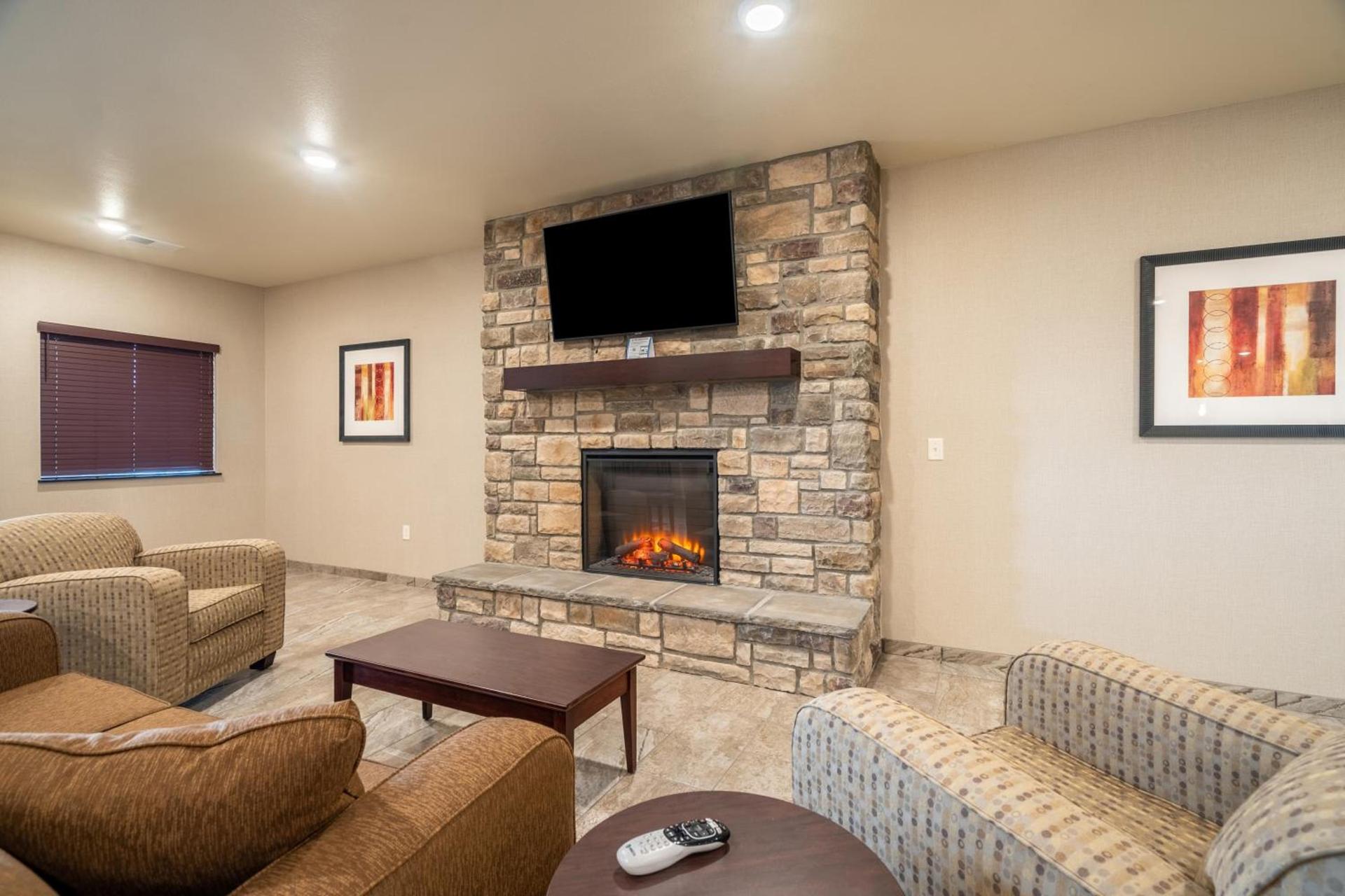 Cobblestone Hotel & Suites - Andrews photo 19