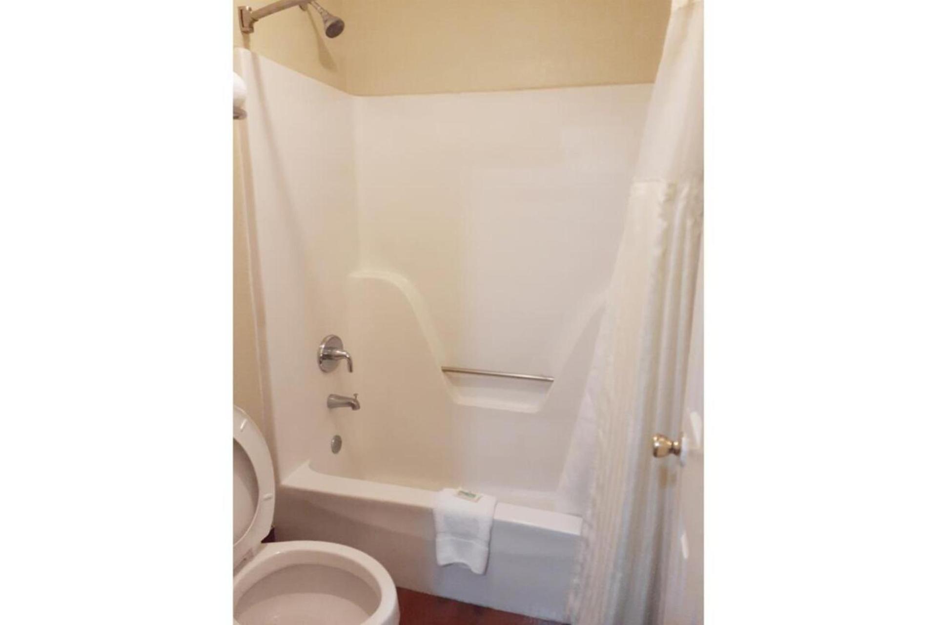 Savannah Garden Hotel photo 34