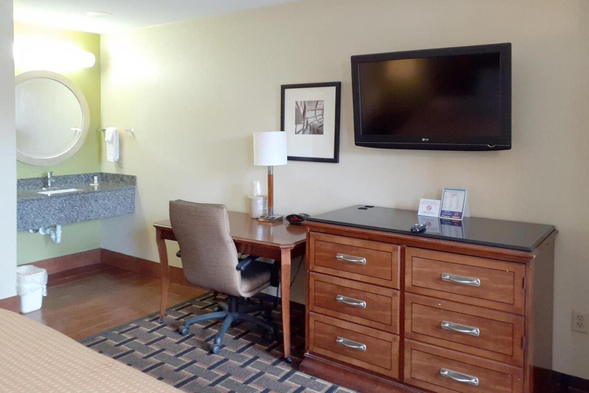 Savannah Garden Hotel photo 10