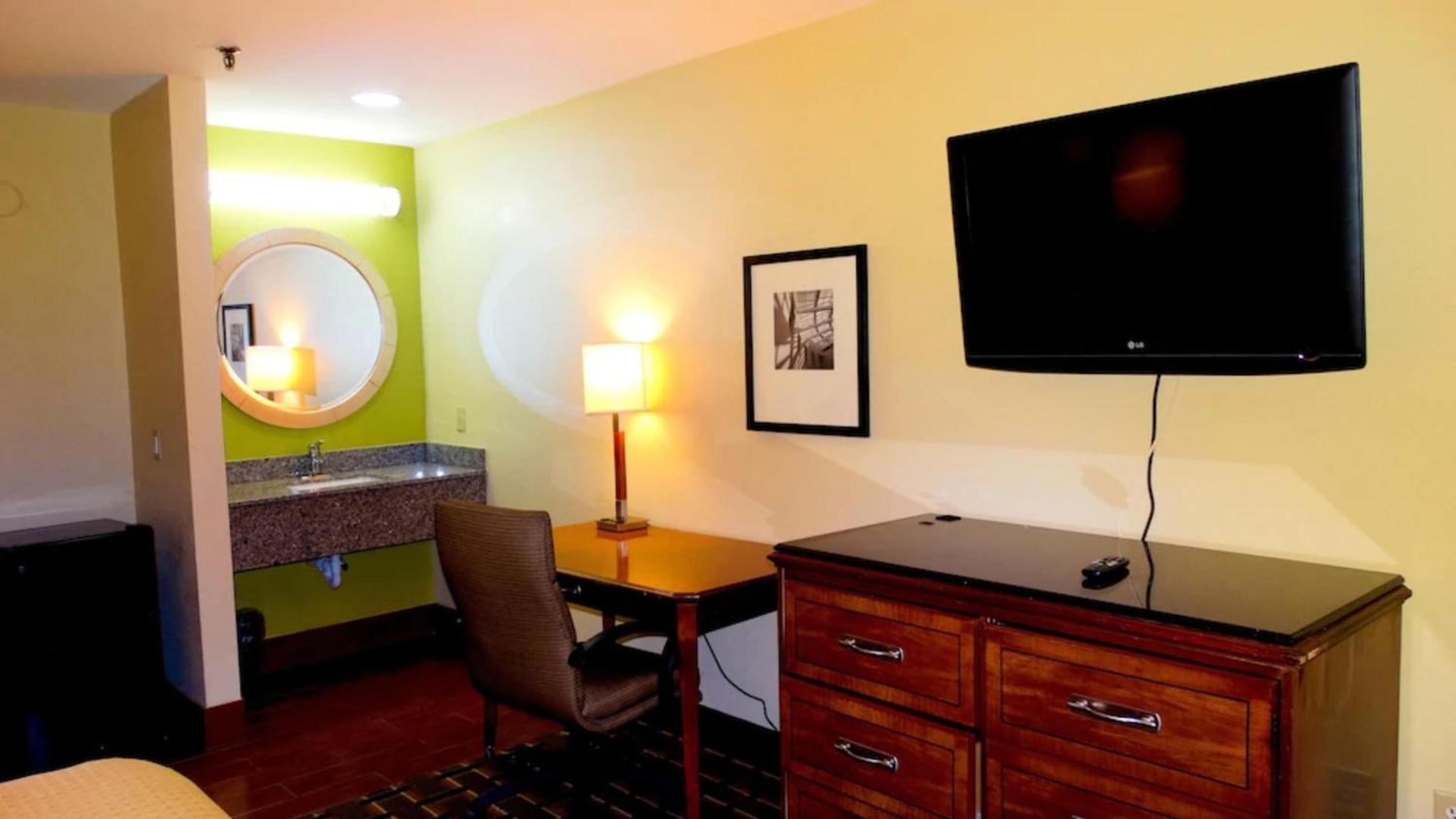 Savannah Garden Hotel photo 14